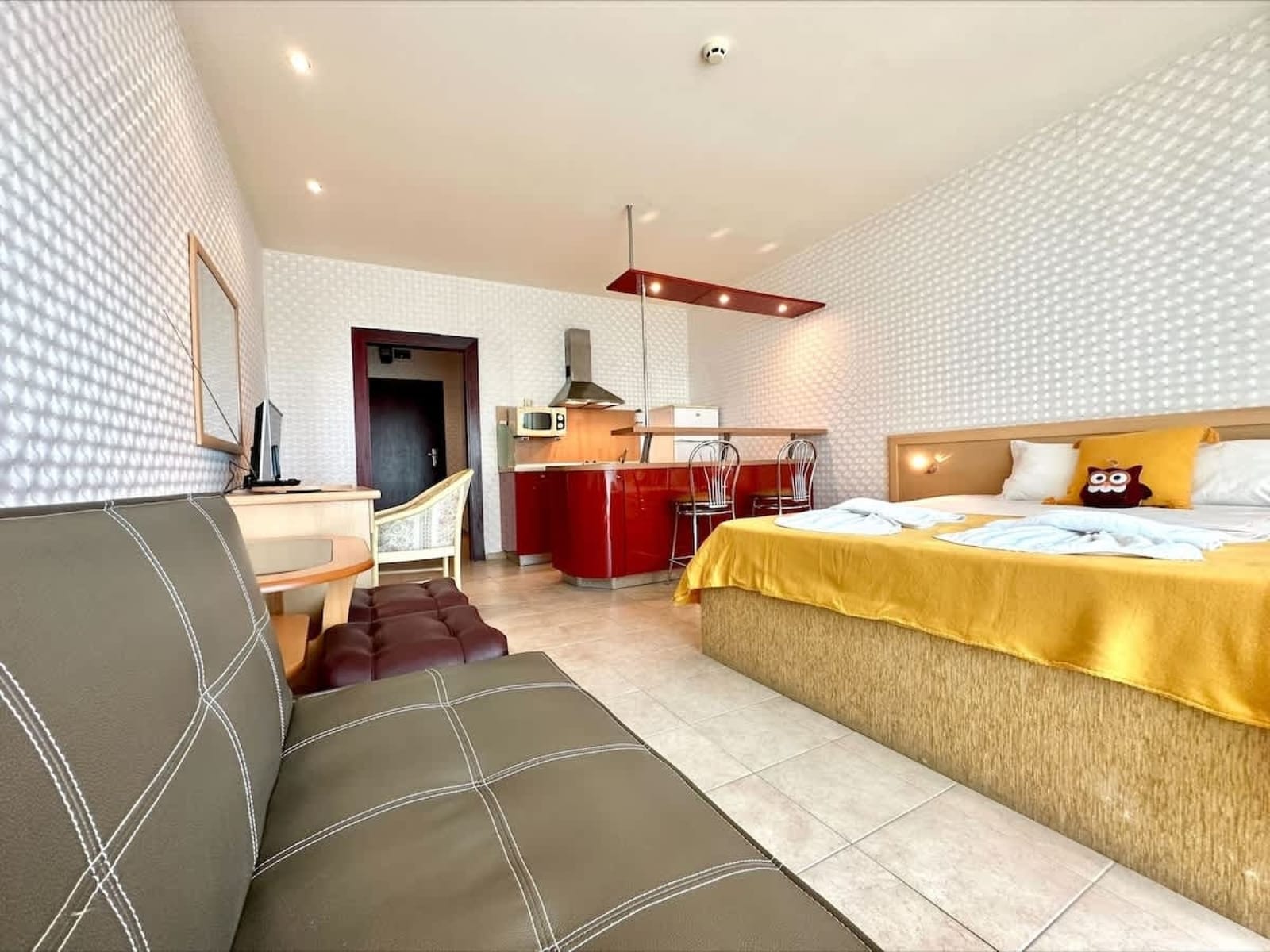 Miramar Palace Studio with Balcony - Photo 21