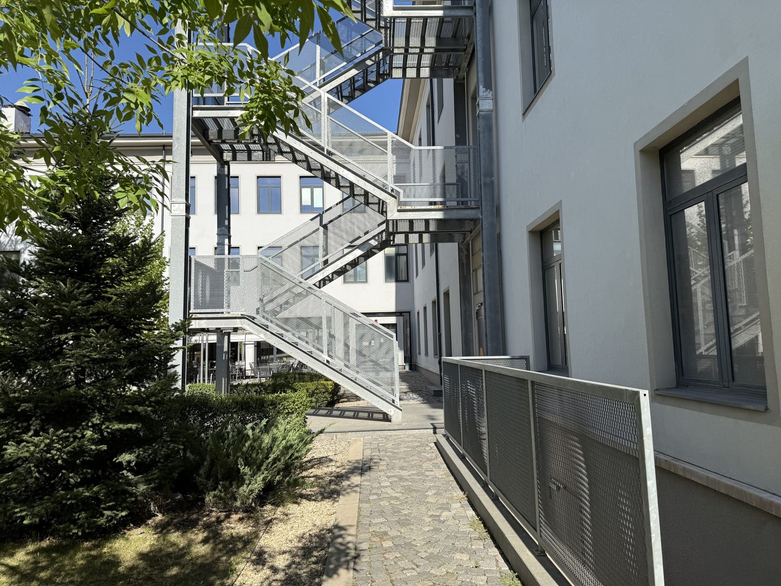 Big Event Space Center with Modern Architecture in Sofia - Photo 5