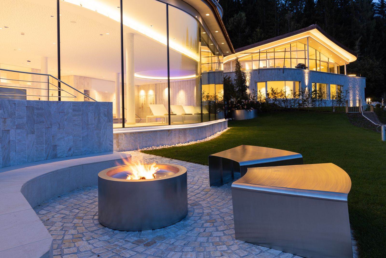 Ultra-Luxury Alpine Mountain Retreat with Panoramic Views - Photo 7