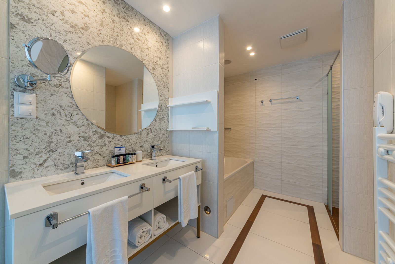 Two Bedroom Apartment in the Maritim Paradise Blue Hotel - Photo 16