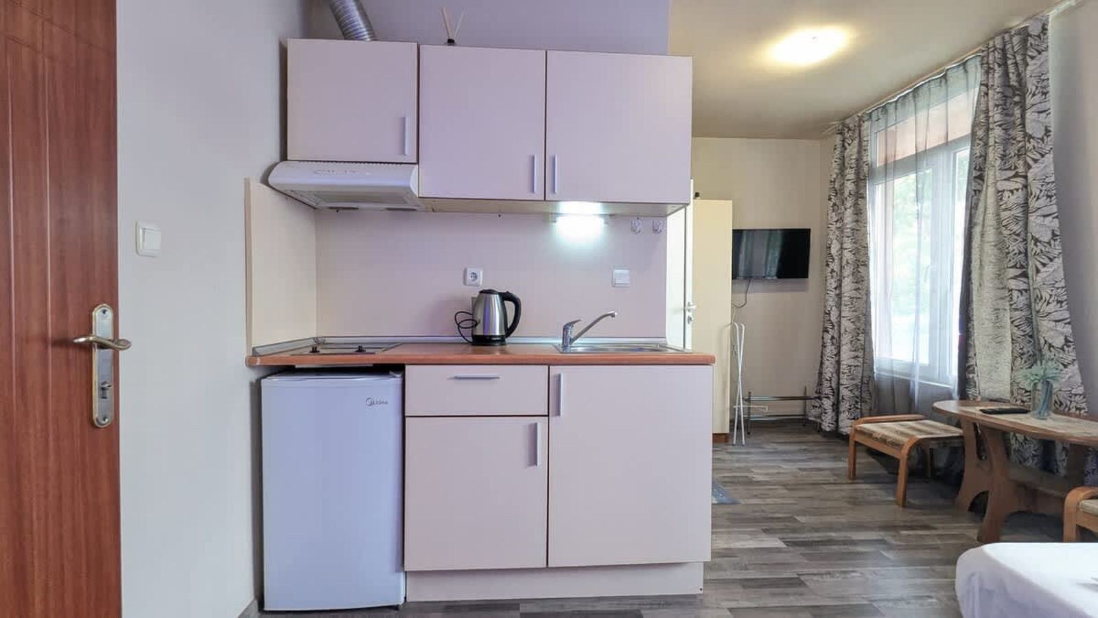 Compact studio with indoor pool near Cacao Beach - Photo 5