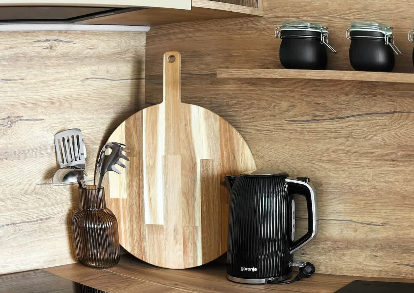 Modern &amp; Quiet 1BR Near Center + Private Parking - Photo 8