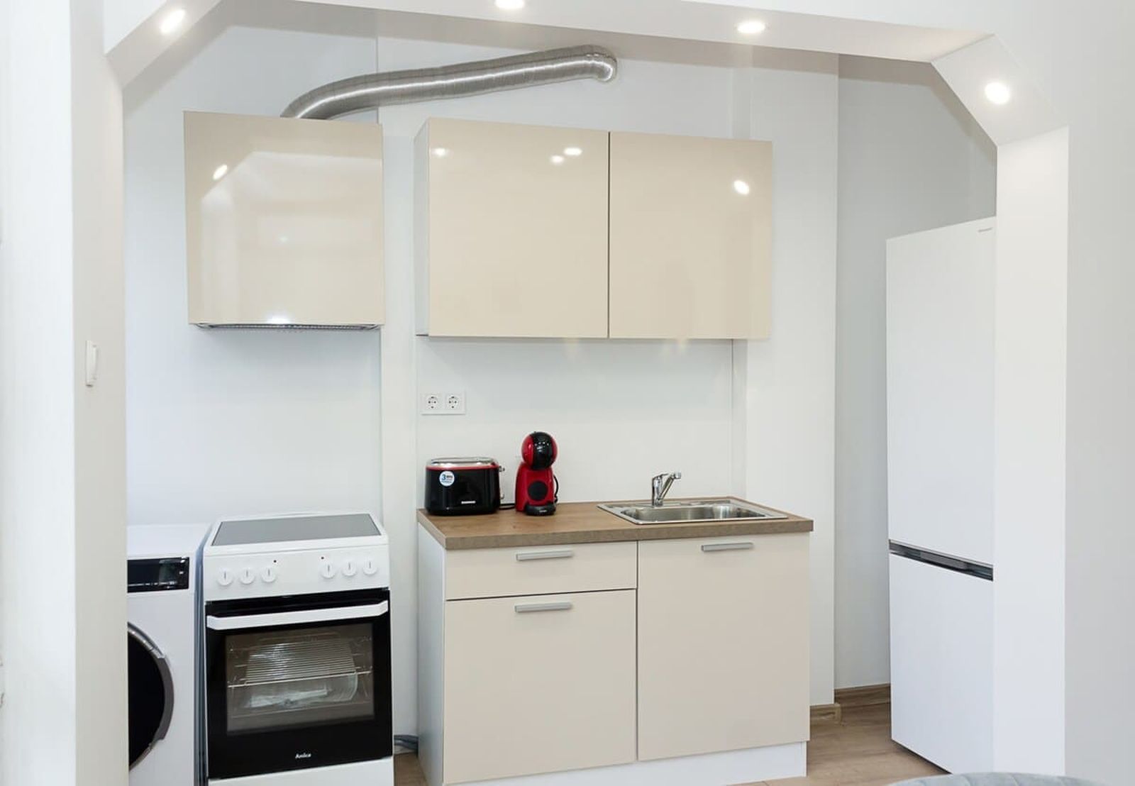 Bright 2-Bedroom Apartment Near Varna City Center - Photo 10