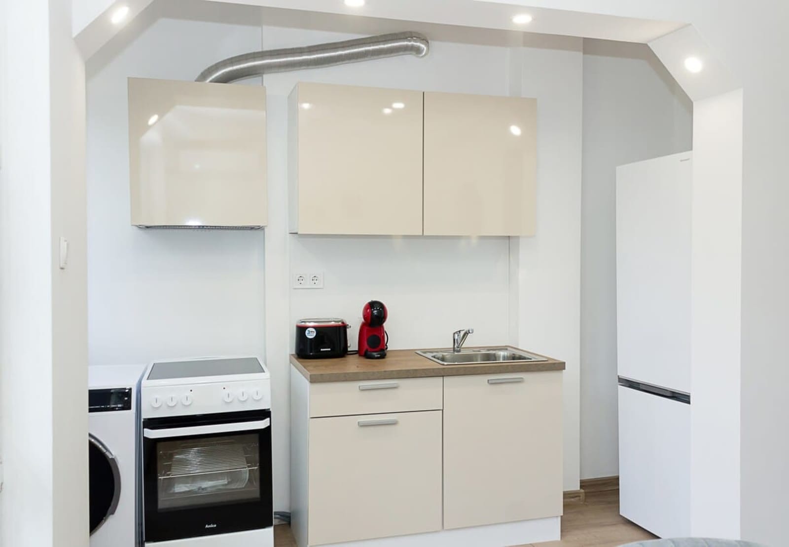 Bright 2-Bedroom Apartment Near Varna City Center - Photo 10