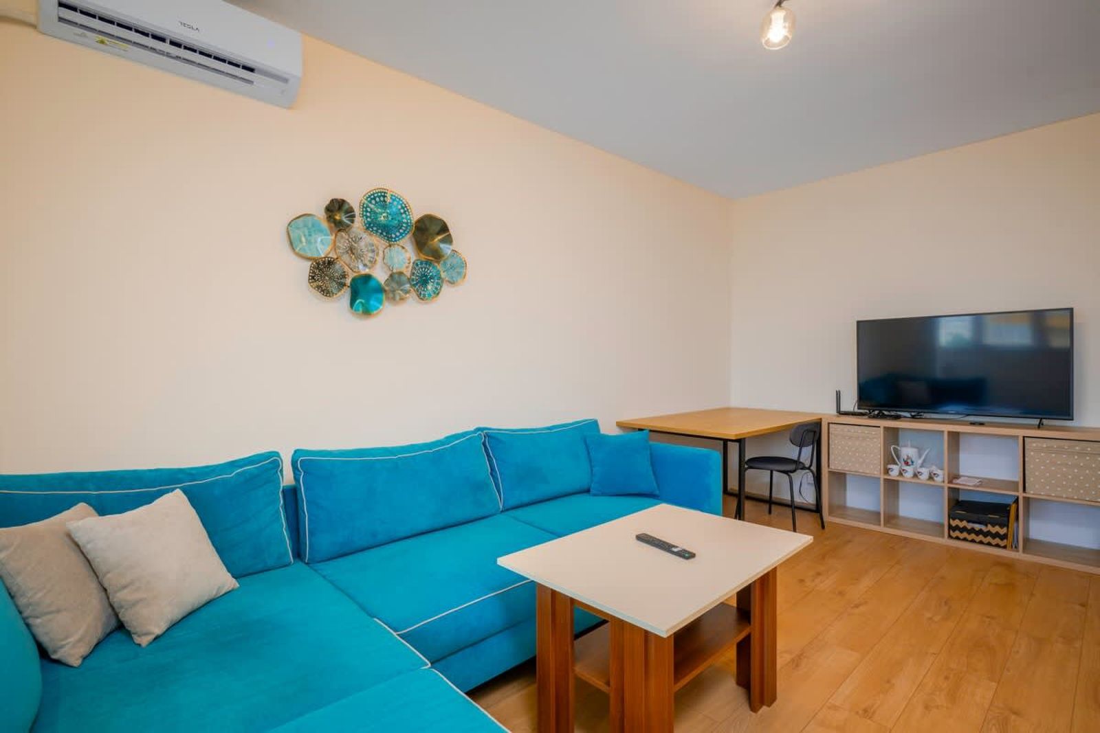 Your 2BD Home Away From Home with Working Space - Photo 8