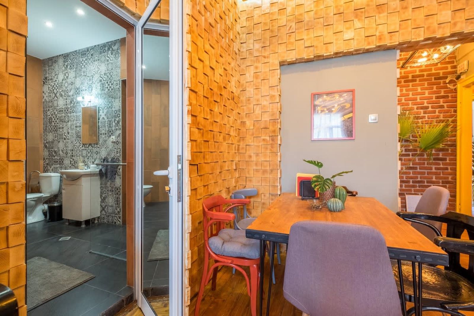 2 BDR &amp; 2 BTHR Funky Apartment / Supreme Location - Photo 53