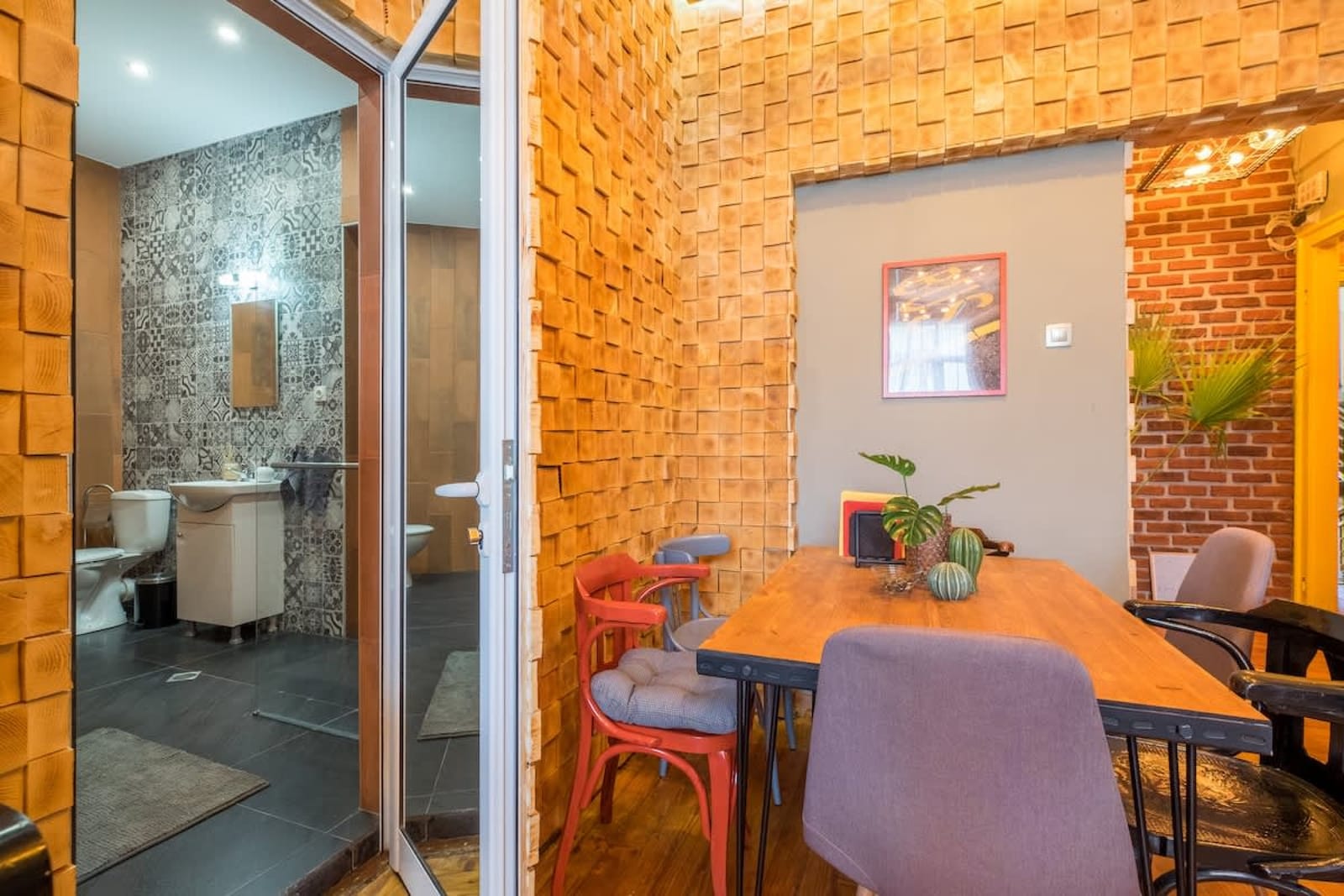 2 BDR &amp; 2 BTHR Funky Apartment / Supreme Location - Photo 53