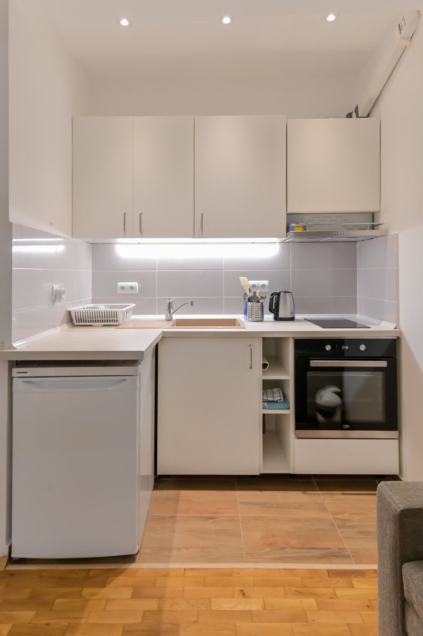 Bright Apartment in the Heart of the City - Photo 10