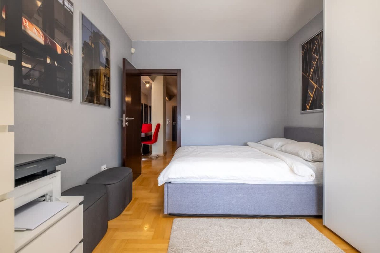 Chic 1BD Flat near Metro | Workspace &amp; Terrace - Photo 16