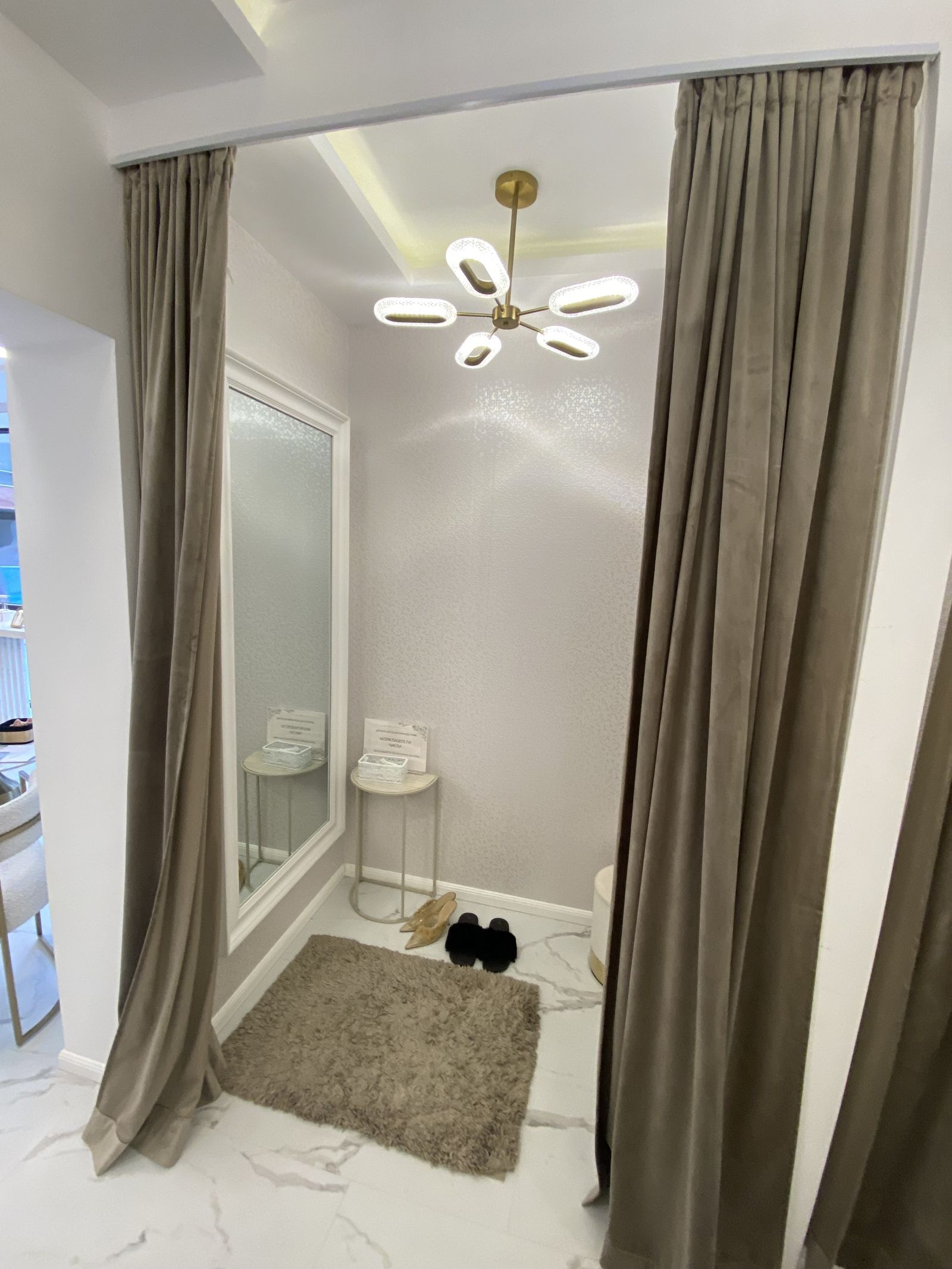 Elegant Fashion Boutique - Photo 4