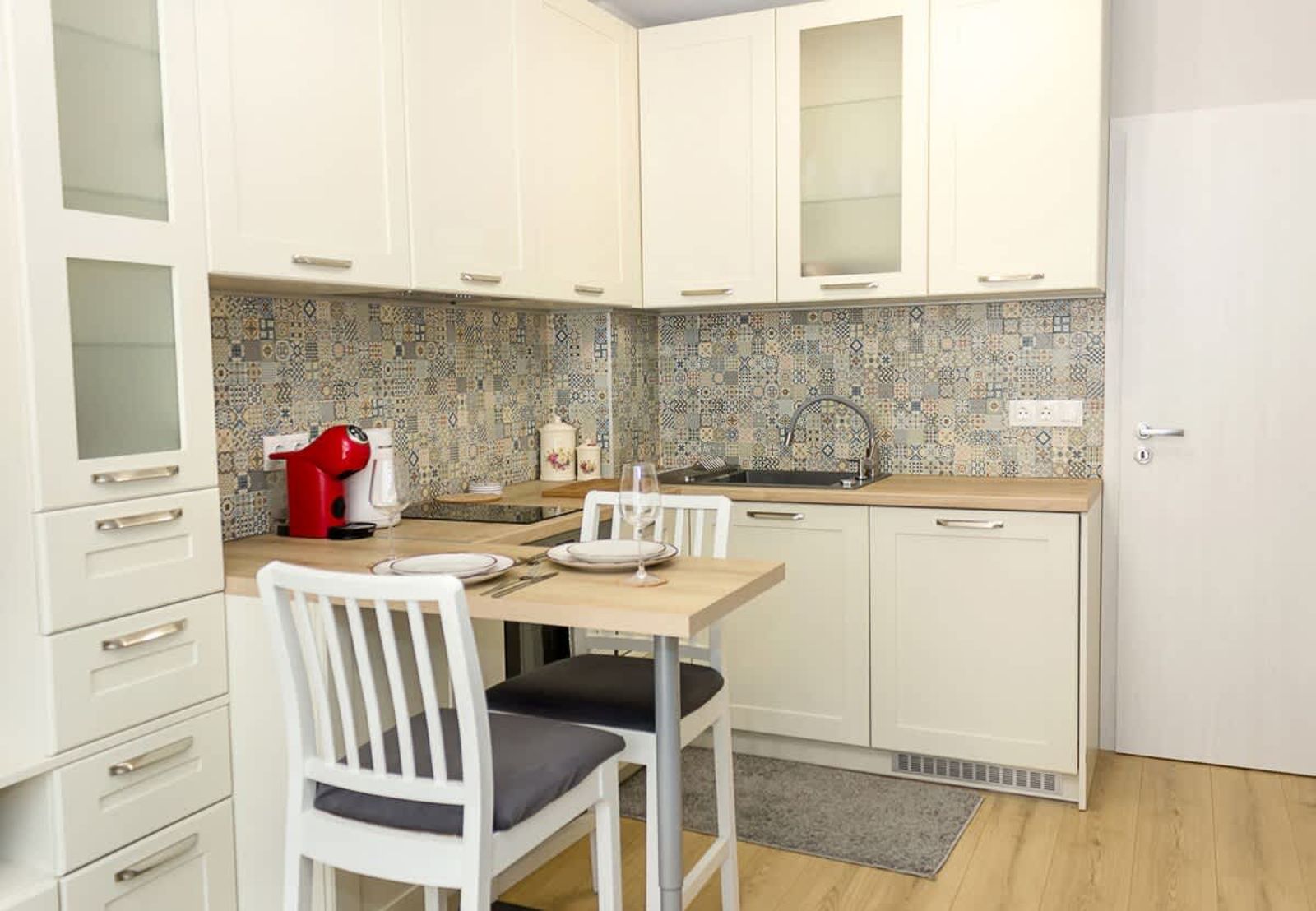 Cozy 1-BD Apartment in Varna - Photo 9