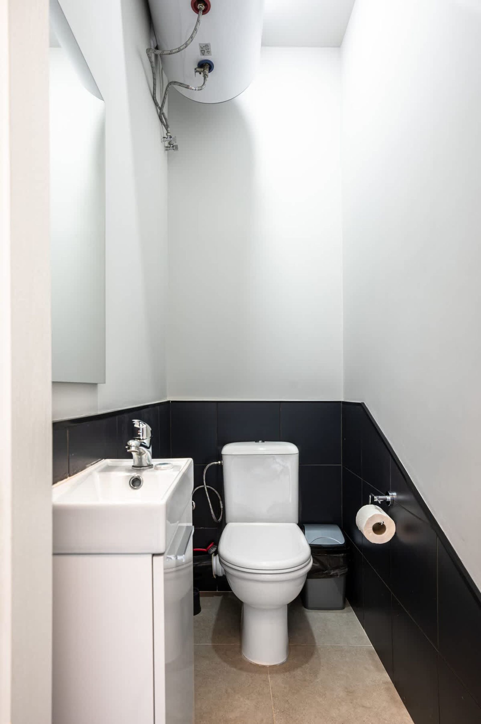 Light and Modern 2BD Flat Next To Women's Market - Photo 19