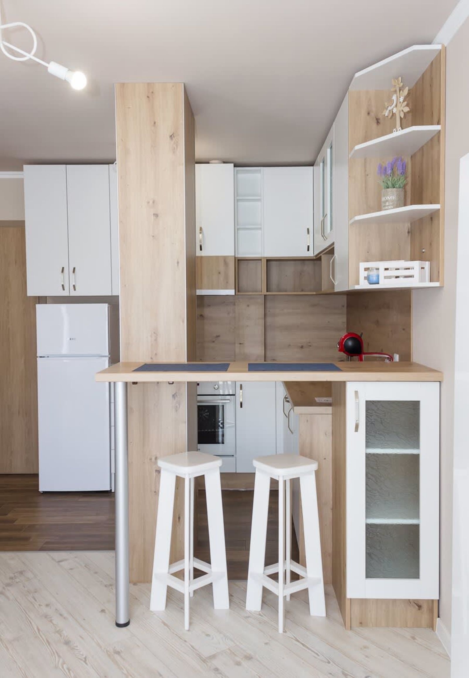 Sunny Blue  One-Bedroom Flat with Balcony - Photo 9