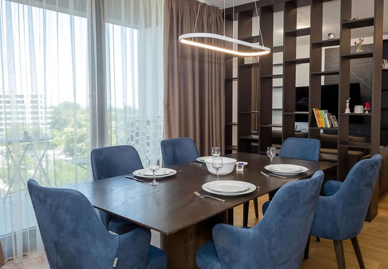 Stylish City Living by the Sea - 2BR Flat + Parking - Photo 15