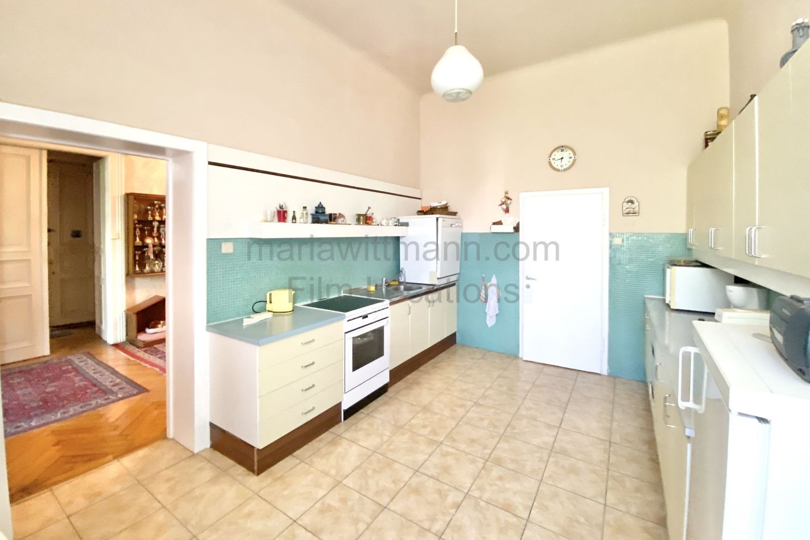 Classic Grand Apartment with Connecting Period Drawing Rooms - Photo 25