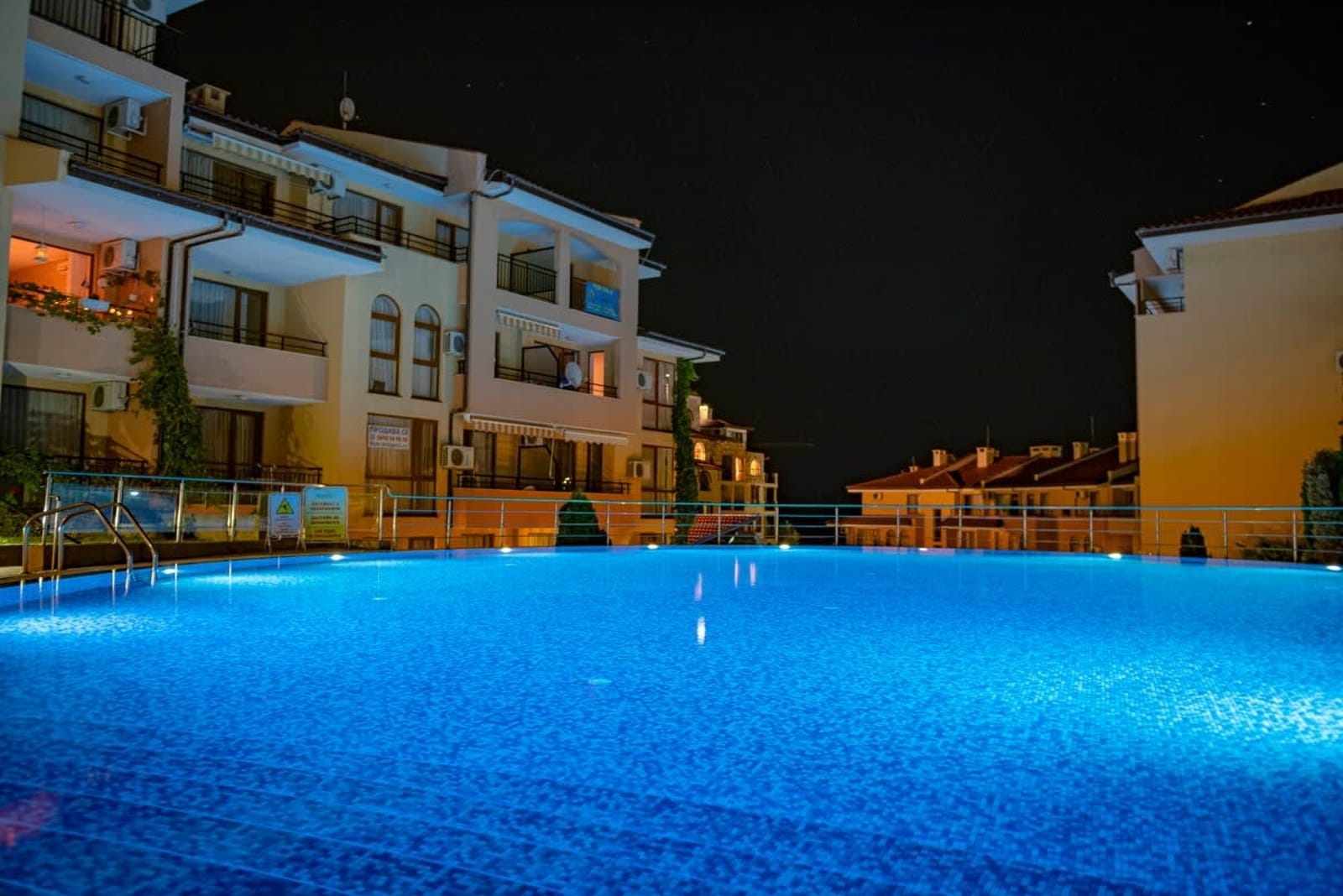 Paradise Dreams Lively Studio with pool view - Photo 22