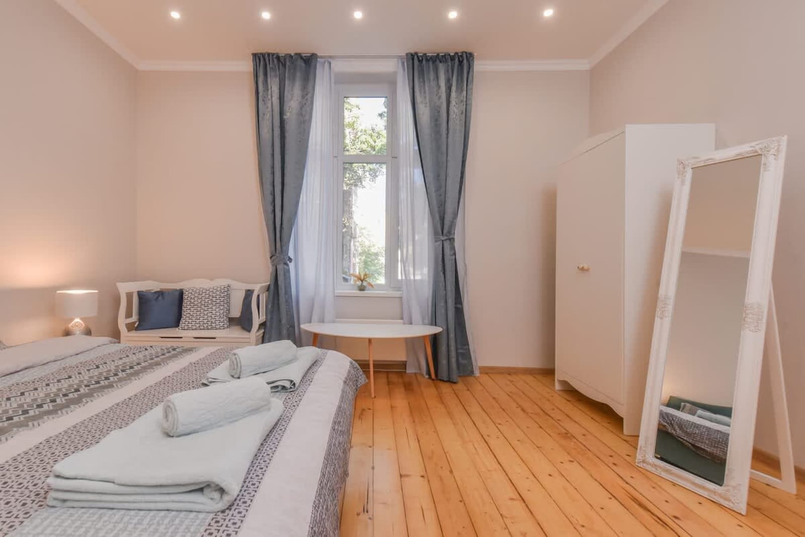 Spacious vintage 2BR, 2bath apartment - Photo 19