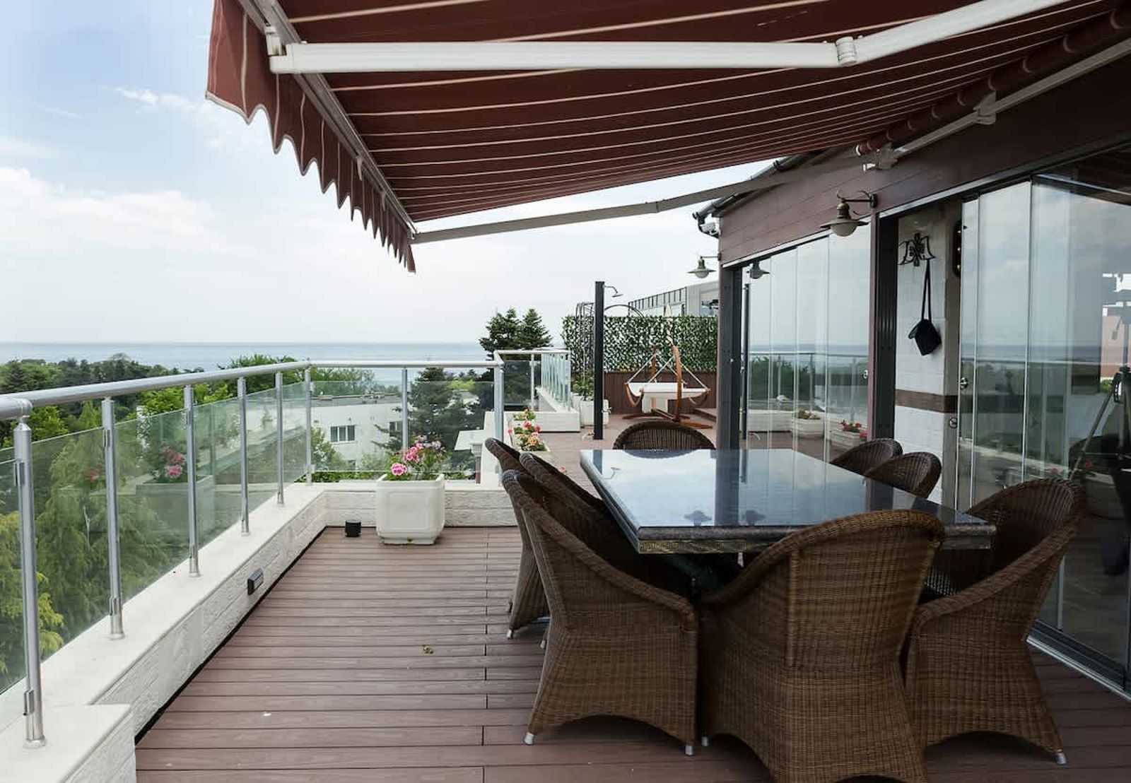 Under the Stars - Lux. Penthouse w/ POOL + Terrace - Photo 32