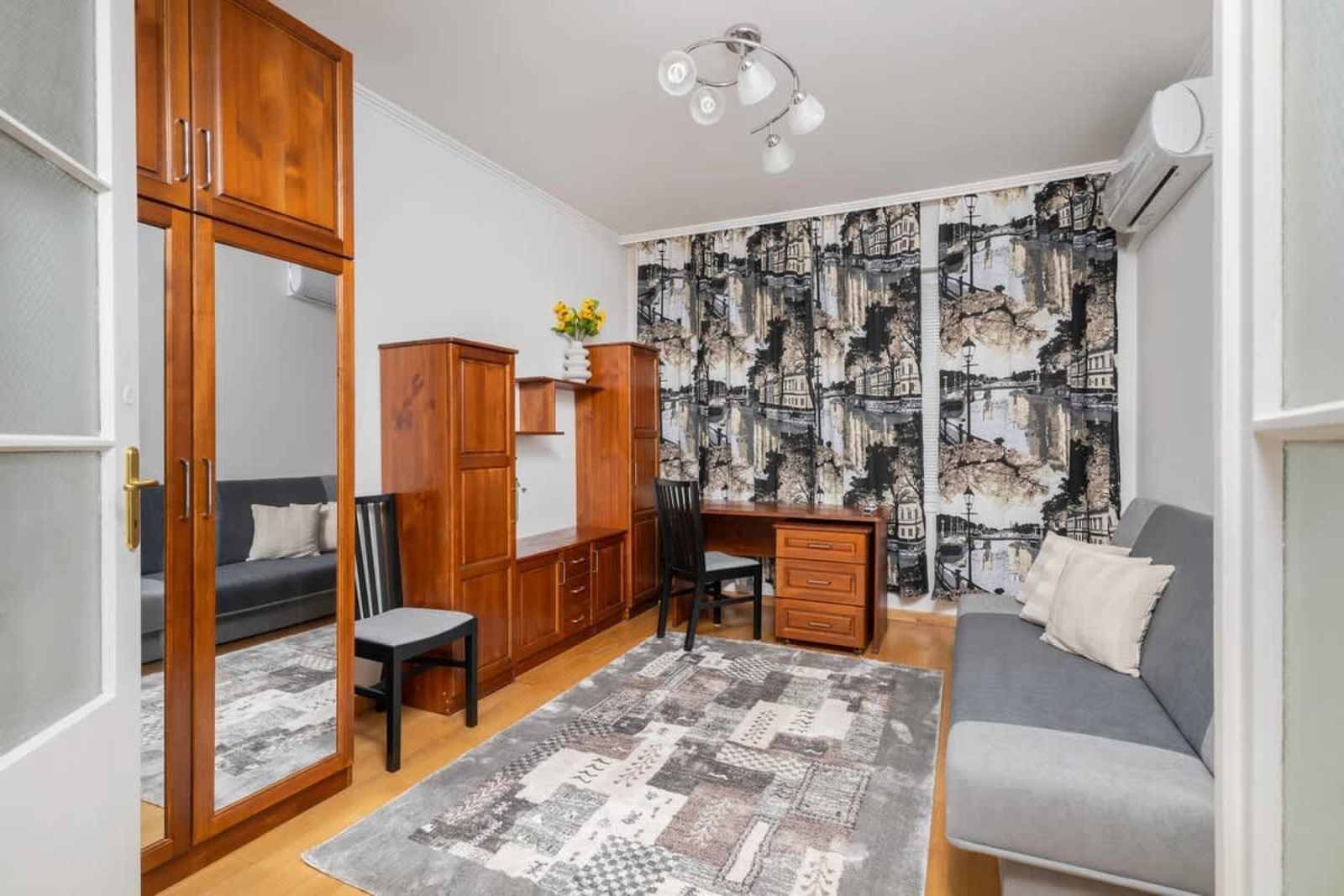 1BD flat with Desk on Russian Monument Square - Photo 6