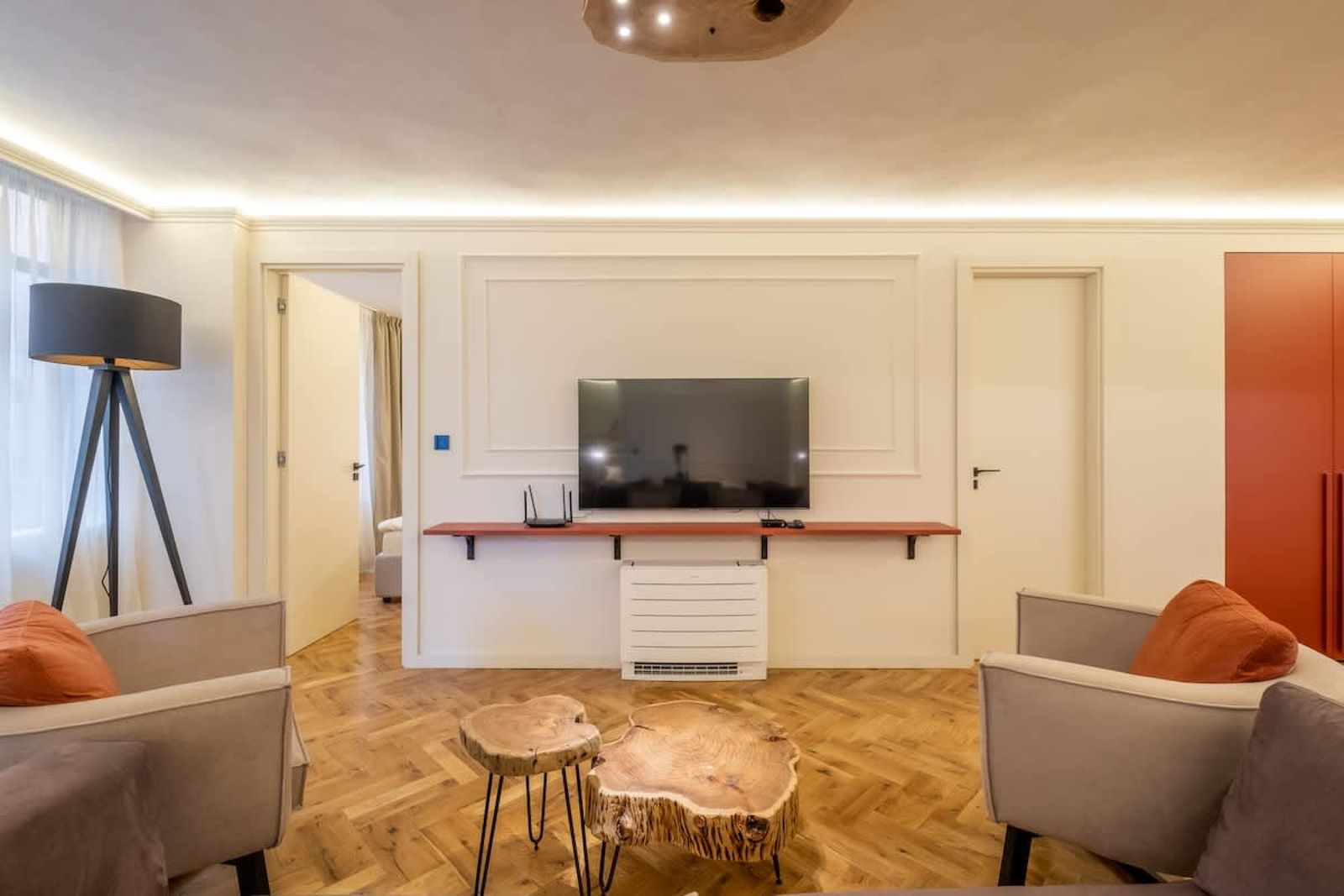 SOFapart Boutique Apt with 3 BDR + 2 BTH &amp; Parking - Photo 9