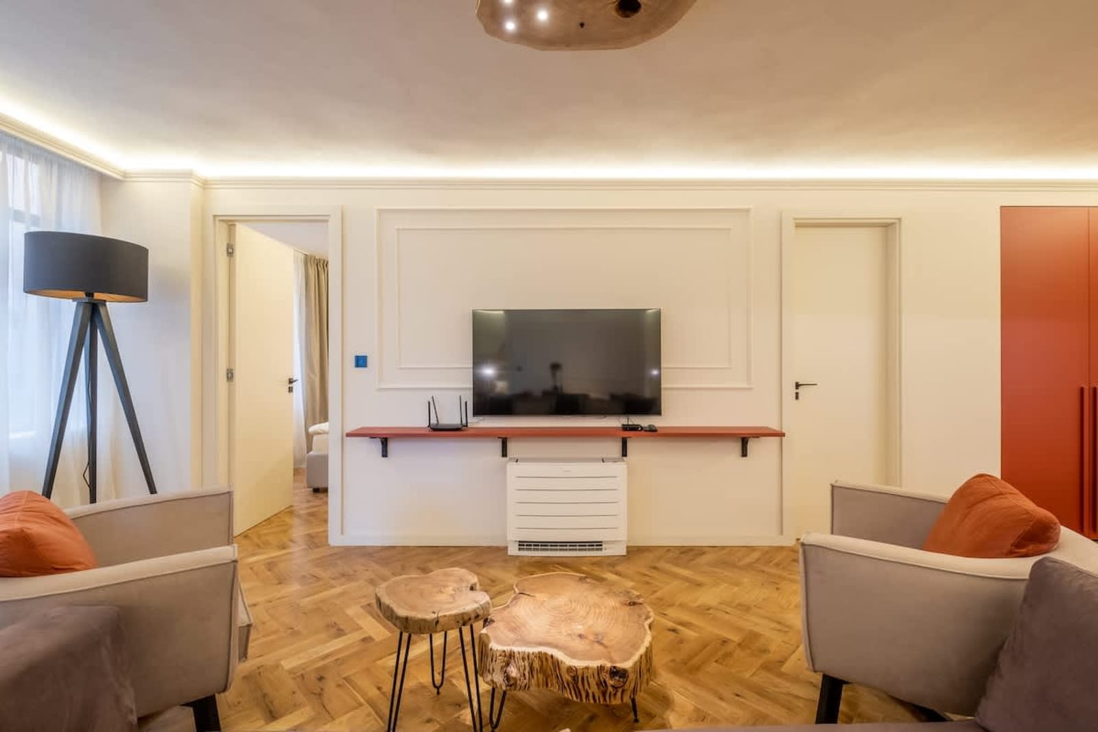 SOFapart Boutique Apt with 3 BDR + 2 BTH &amp; Parking - Photo 9