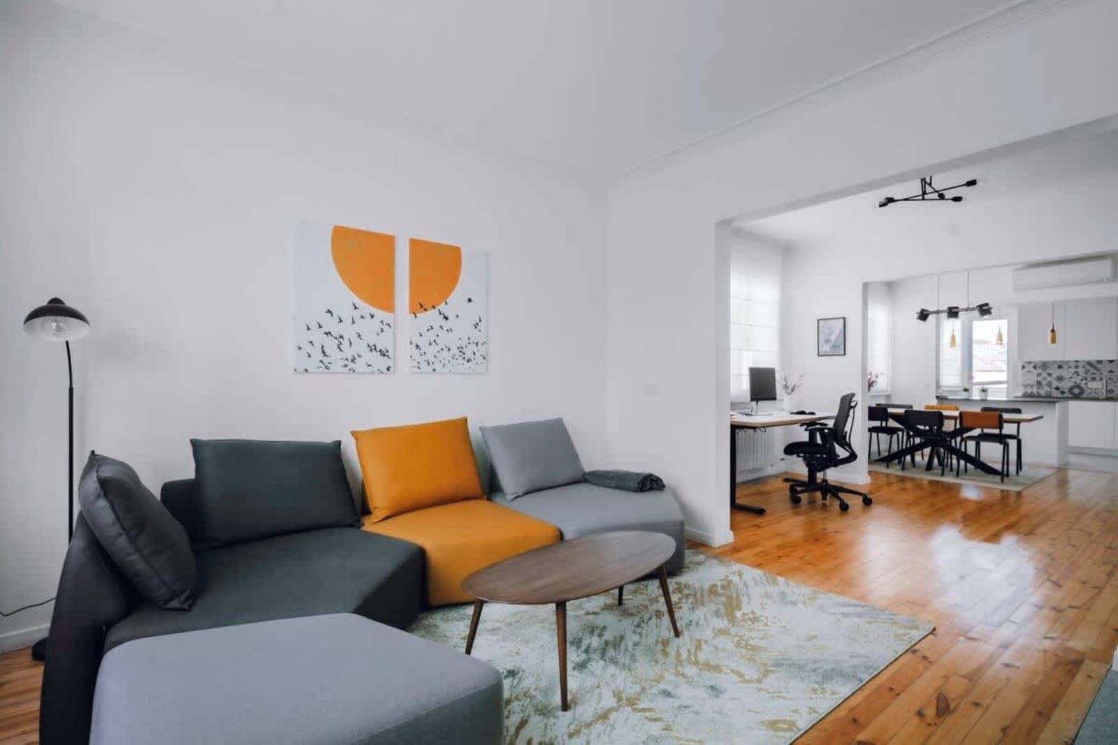 Luminous Central Retreat Spacious 2BD Apartment - Photo 3