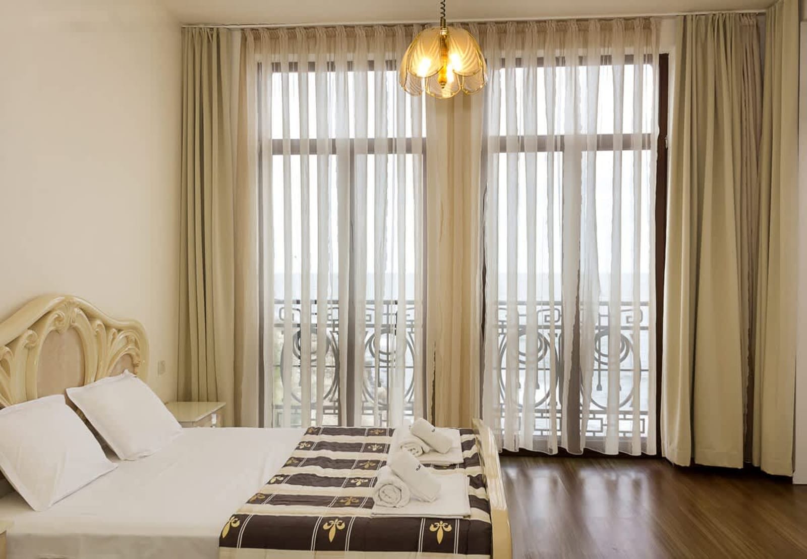 Port Palace 2BD Flat  Amazing Sea View - Photo 28