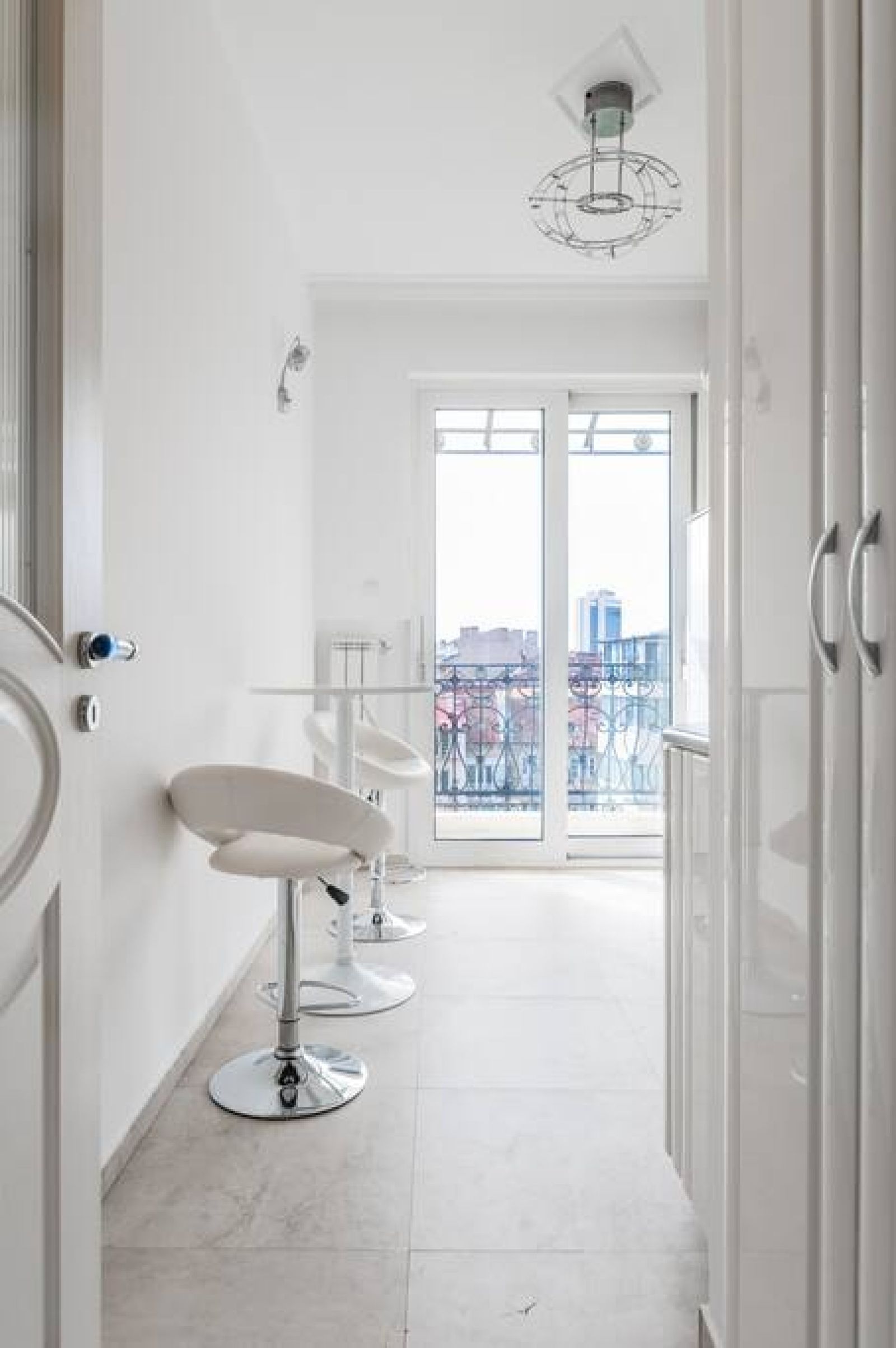 Vitosha Str 2BD White &amp; Blue Apt - Photo 10