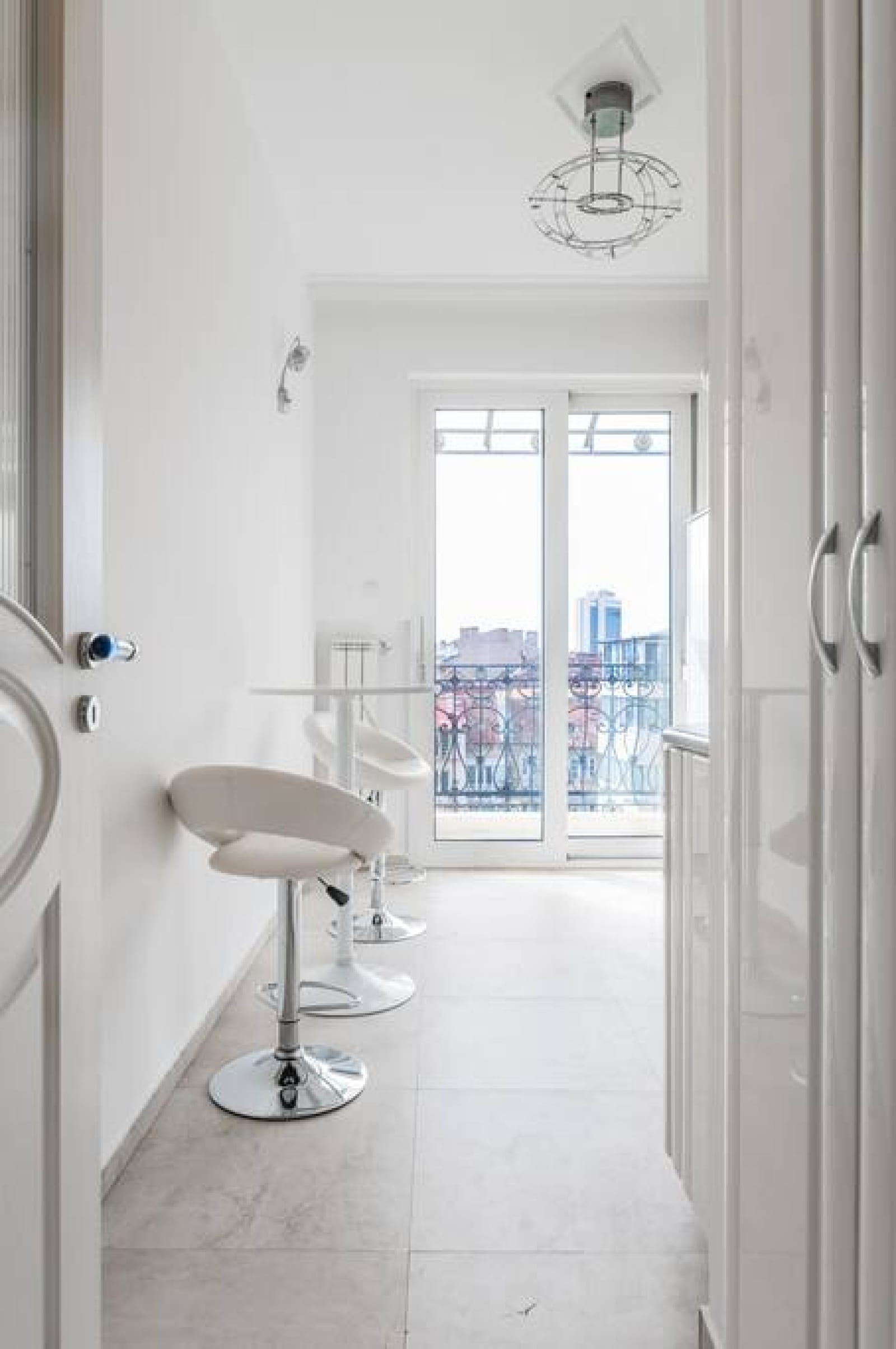 Vitosha Str 2BD White &amp; Blue Apt - Photo 10