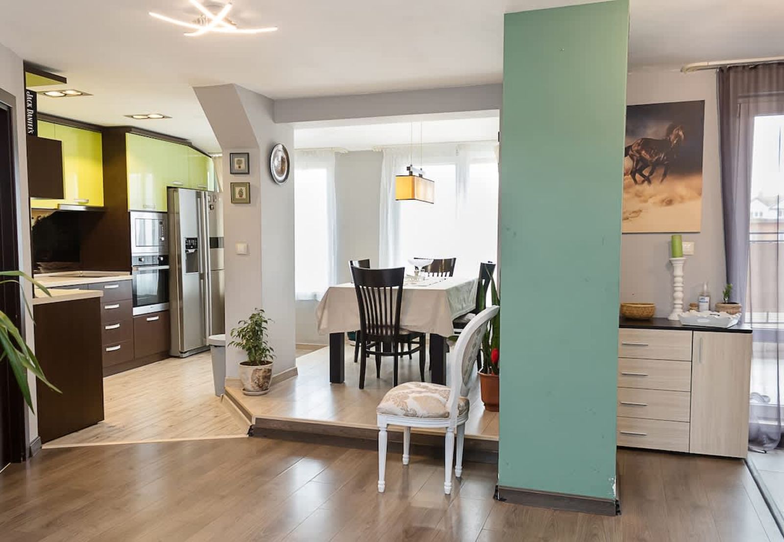 Modern 2-Level Apartment with Balcony in Varna - Photo 10