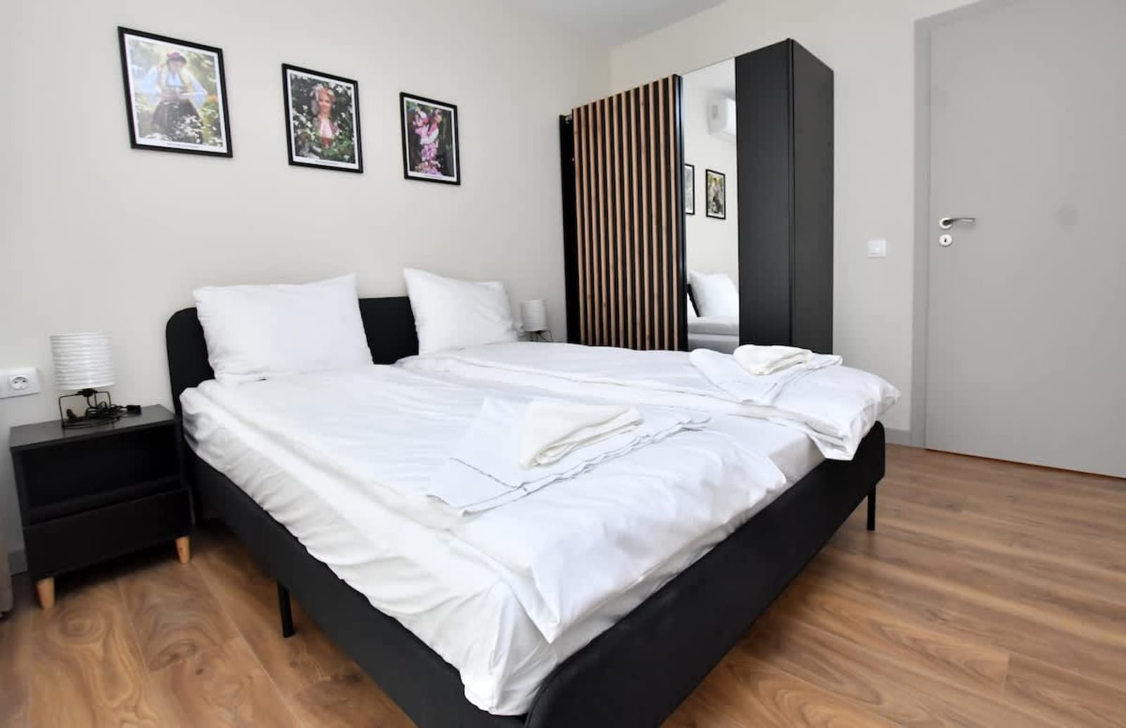 Contemporary Living with Balcony - Photo 9