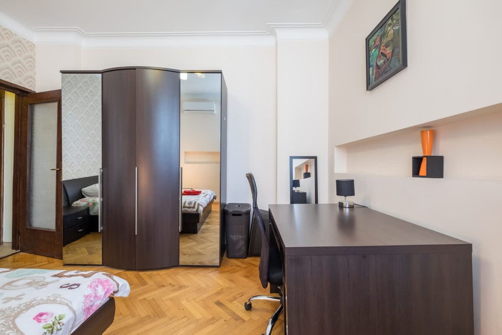 Very Central &amp; Aristocratic 2BDR w/ ACs - Photo 18