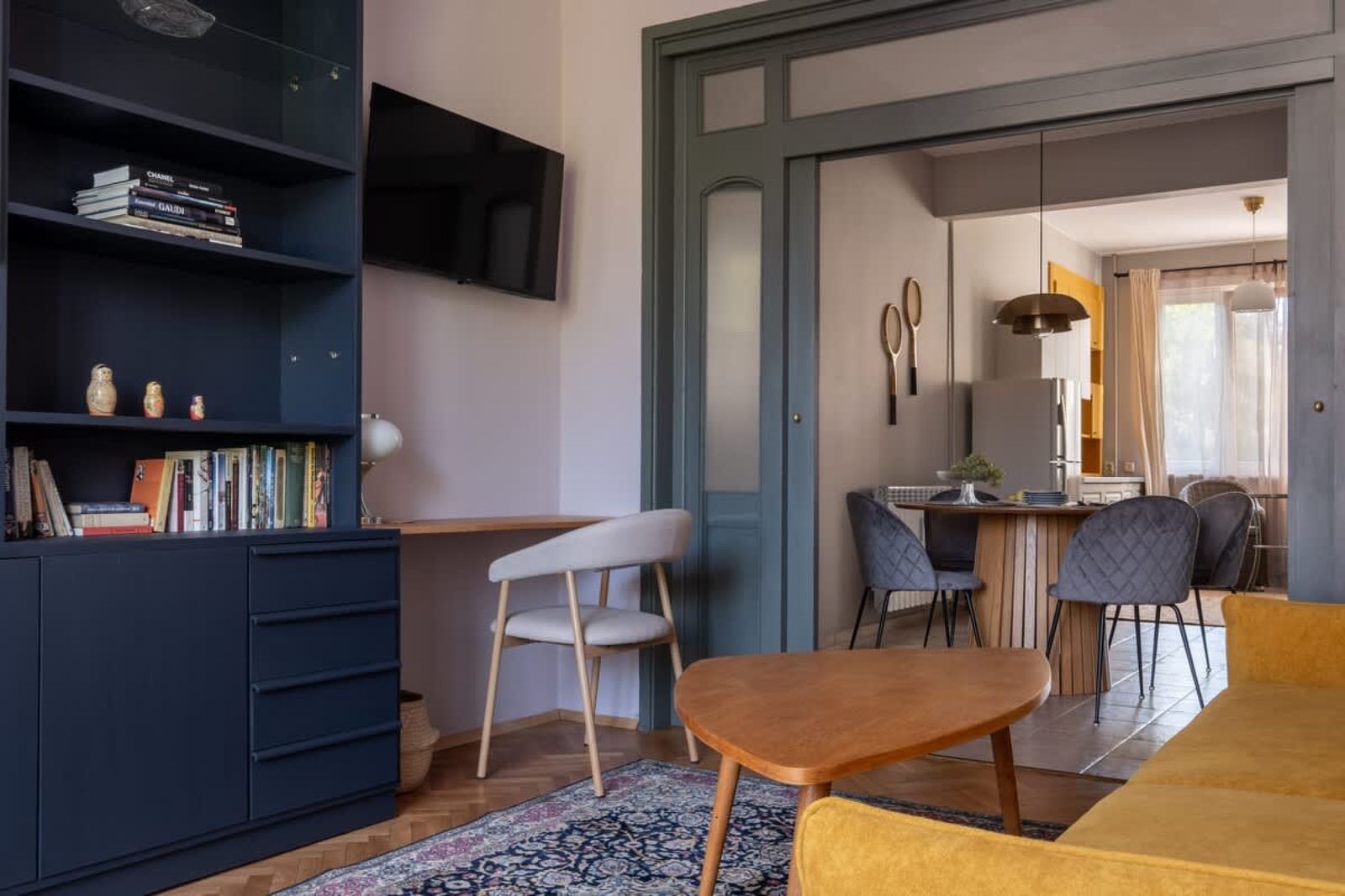 Retro-Chic 1BR Apartment next to Vasil Levski Blvd - Photo 5