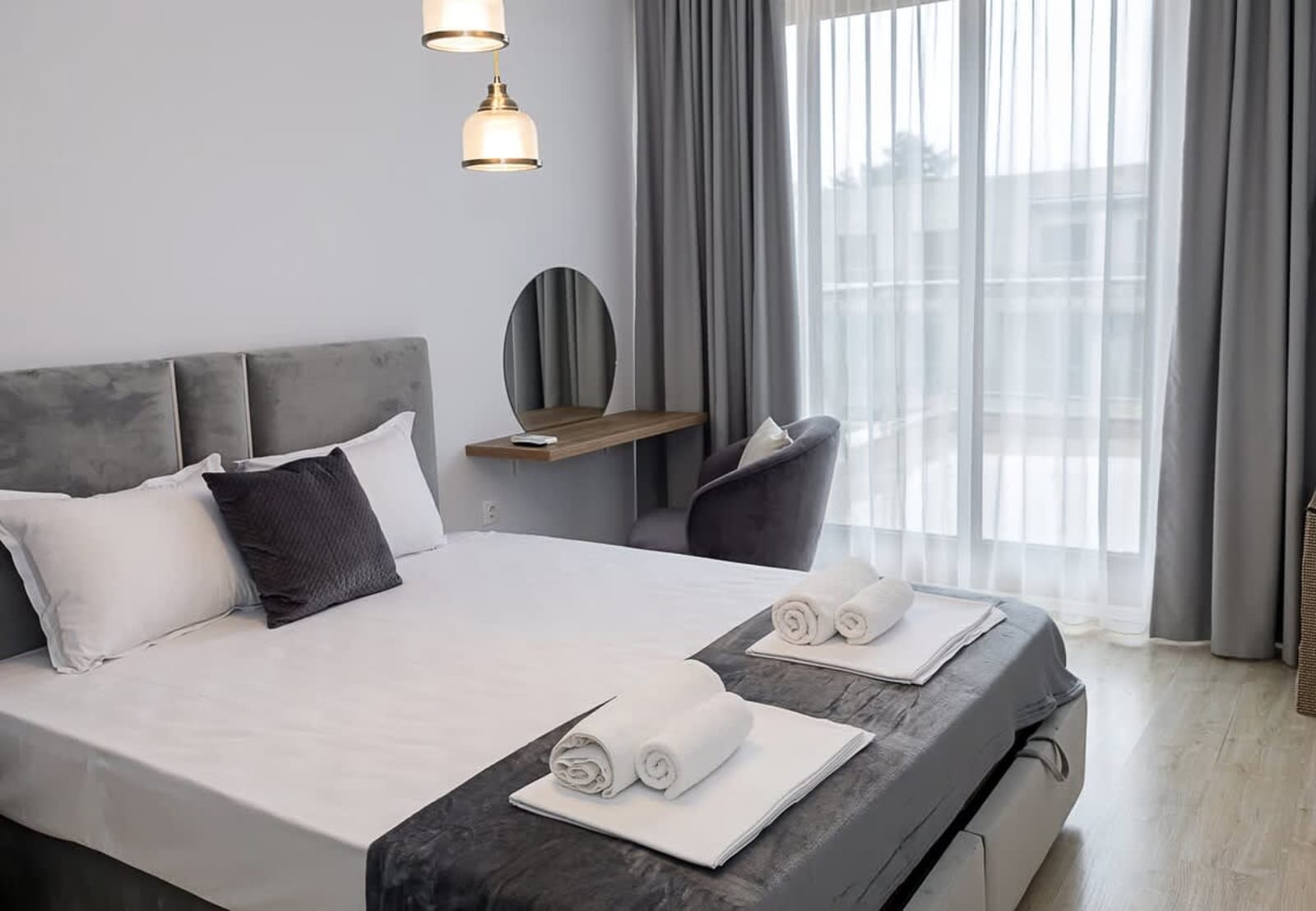 Moonlight Terrace – Panoramic Views, Luxe Comfort - Photo 4