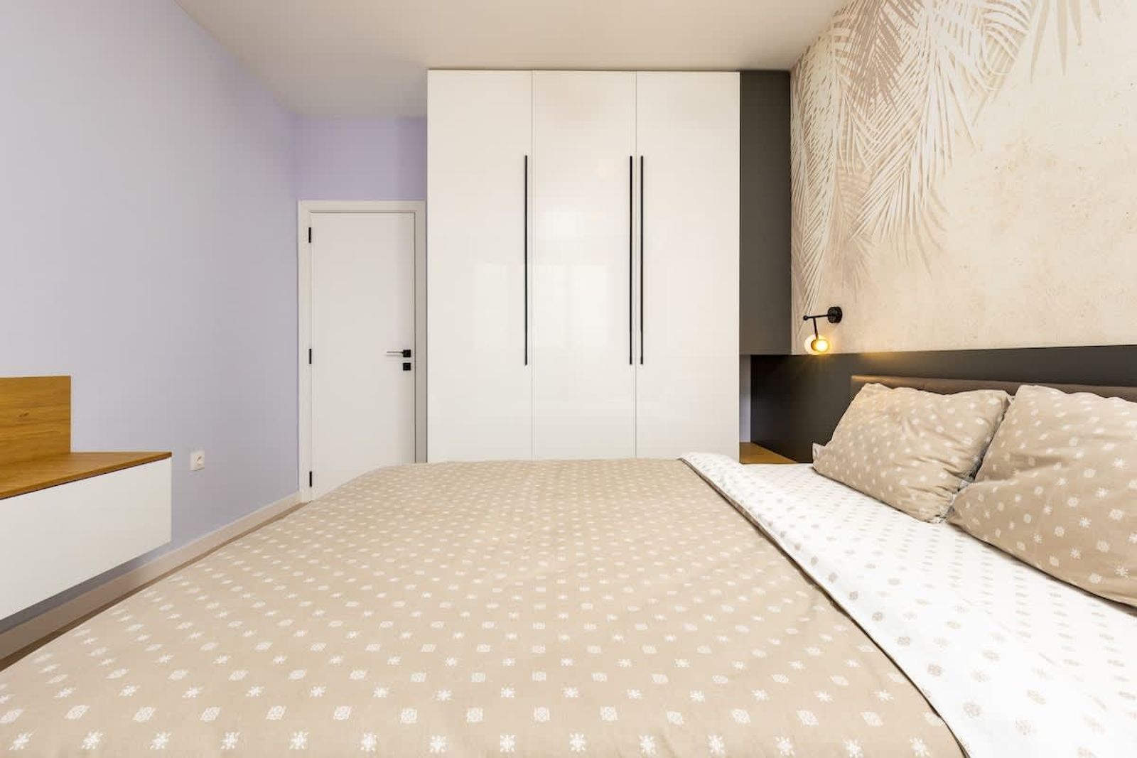 Platinum Designer Flat with Balcony &amp; Parking - Photo 16