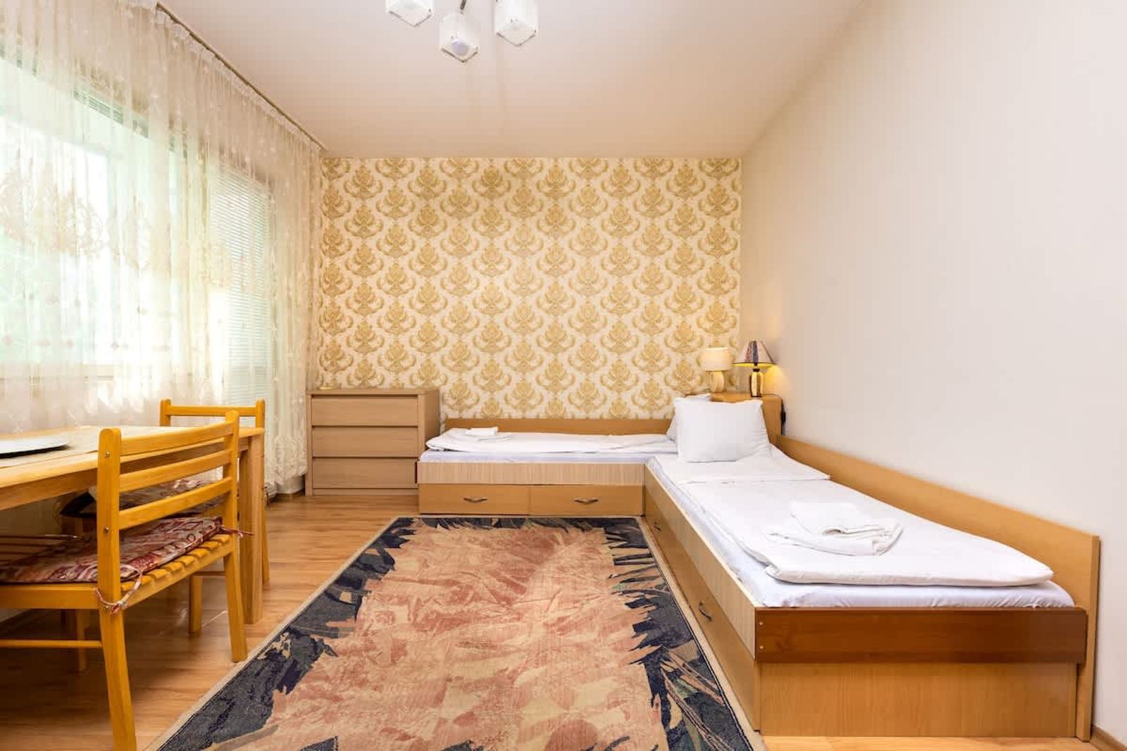 1-Bedroom Flat with Balcony in Plovdiv - Photo 2