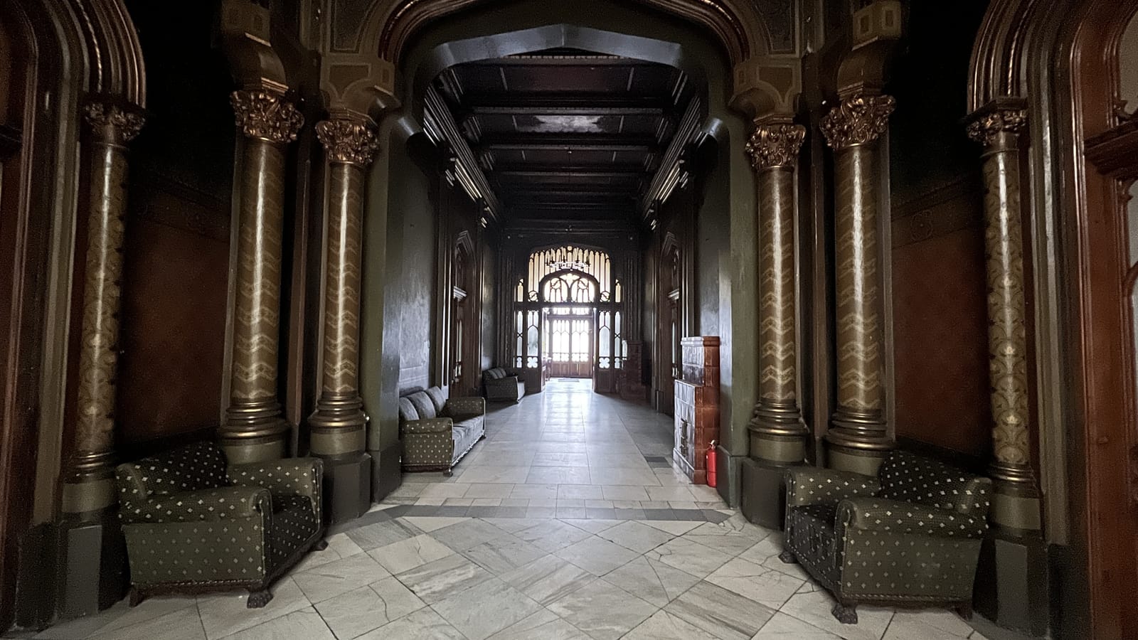 Gothic Mansion in Bucharest - Photo 9