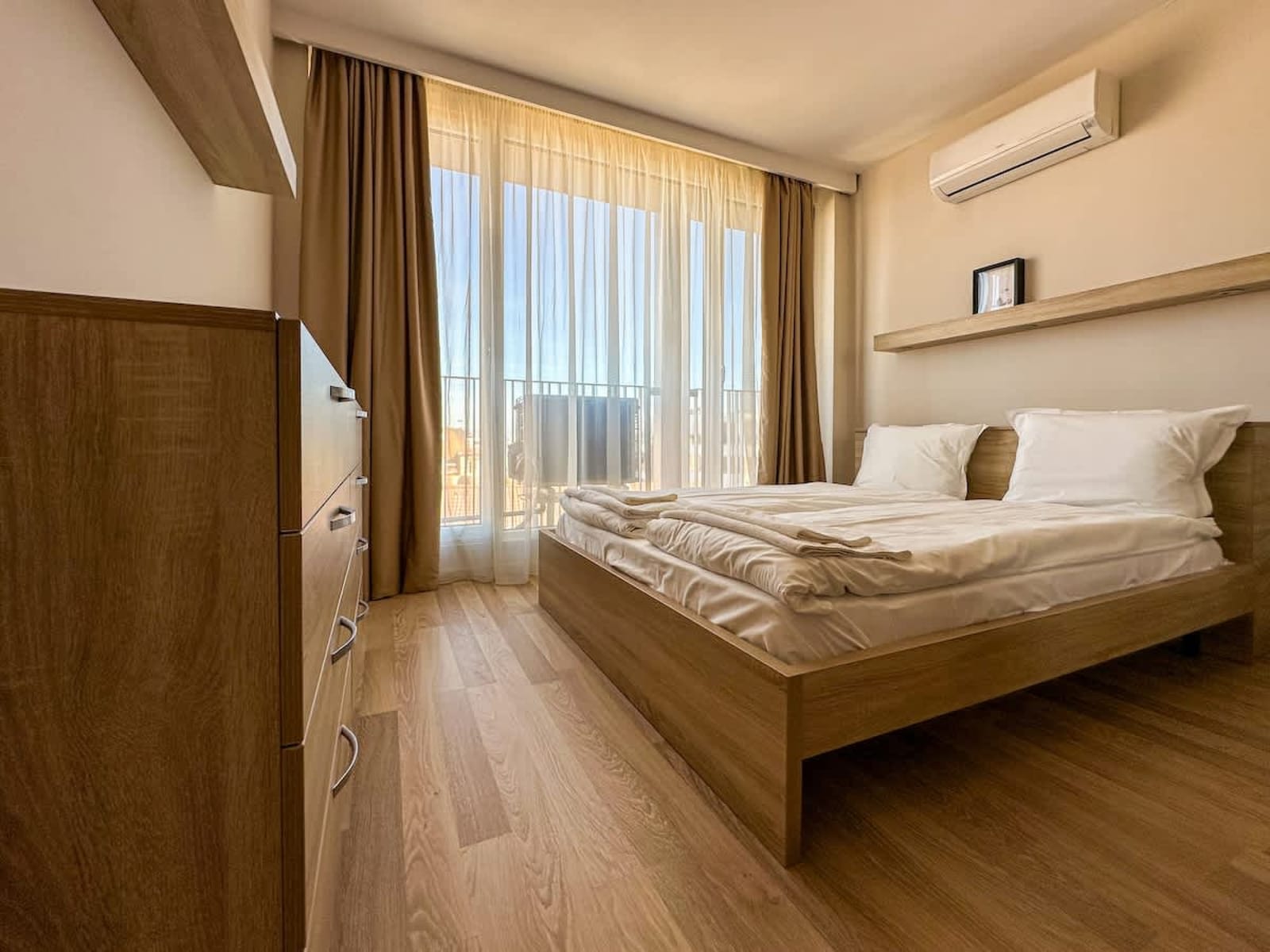 Quiet &amp; Comfortable Urban Retreat - Photo 4