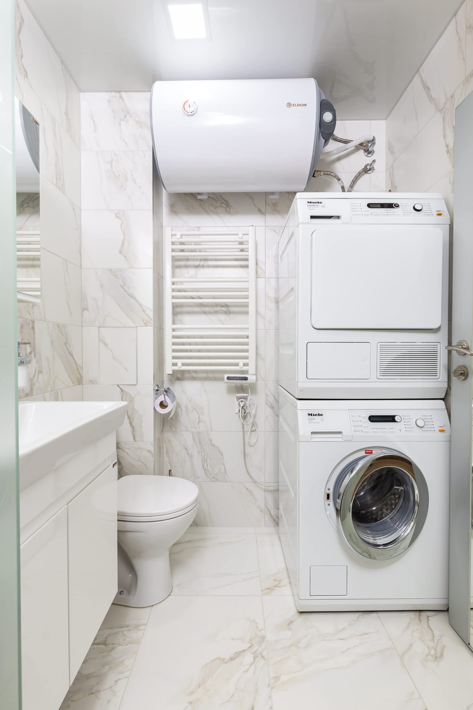 The Cozy Nest - Modern 1BR with Balcony - Photo 25