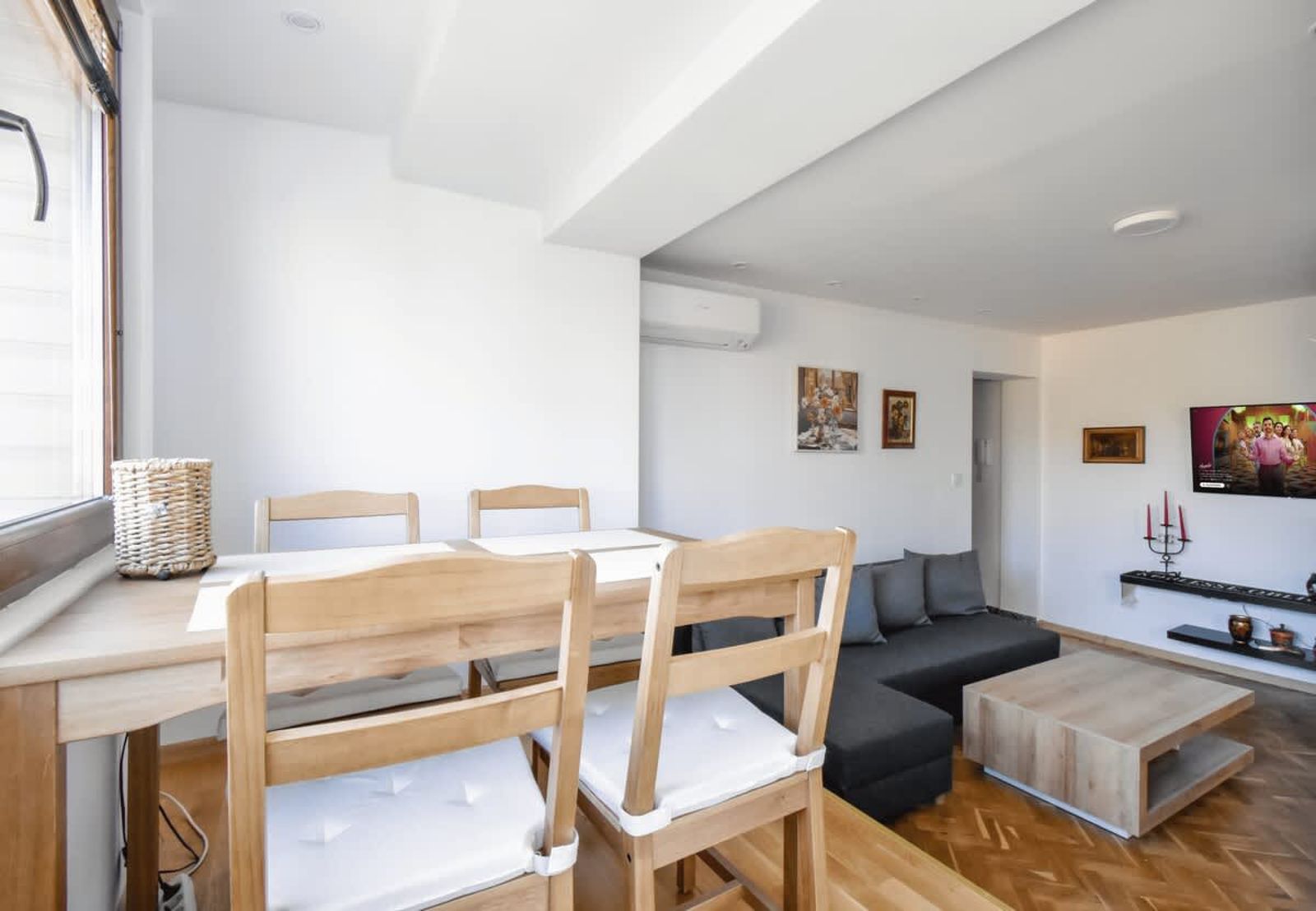 Split-Level City Stay with Balcony - Photo 4