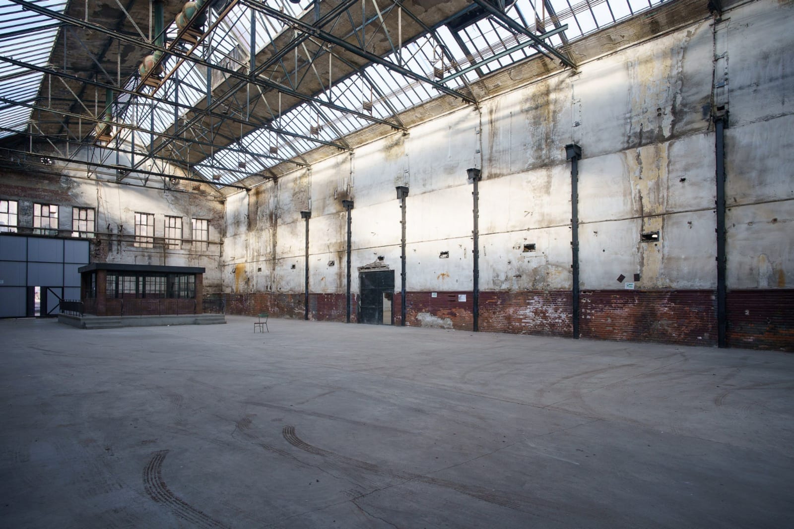 Abandoned Factory Bucharest - Photo 51