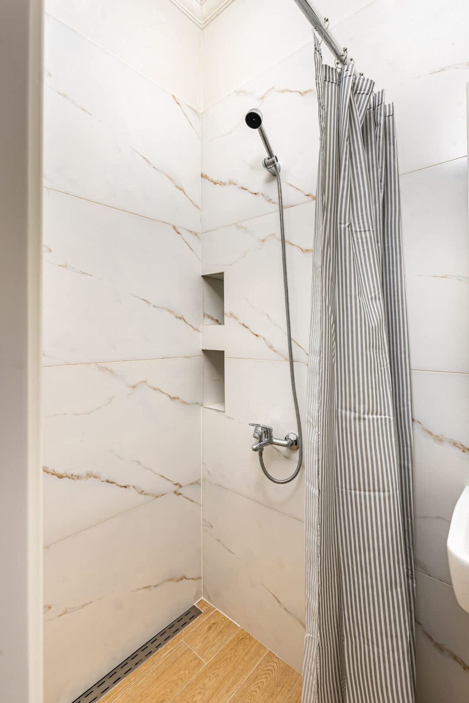 Central Apartments with Garden view - Apt No. 3 - Photo 22