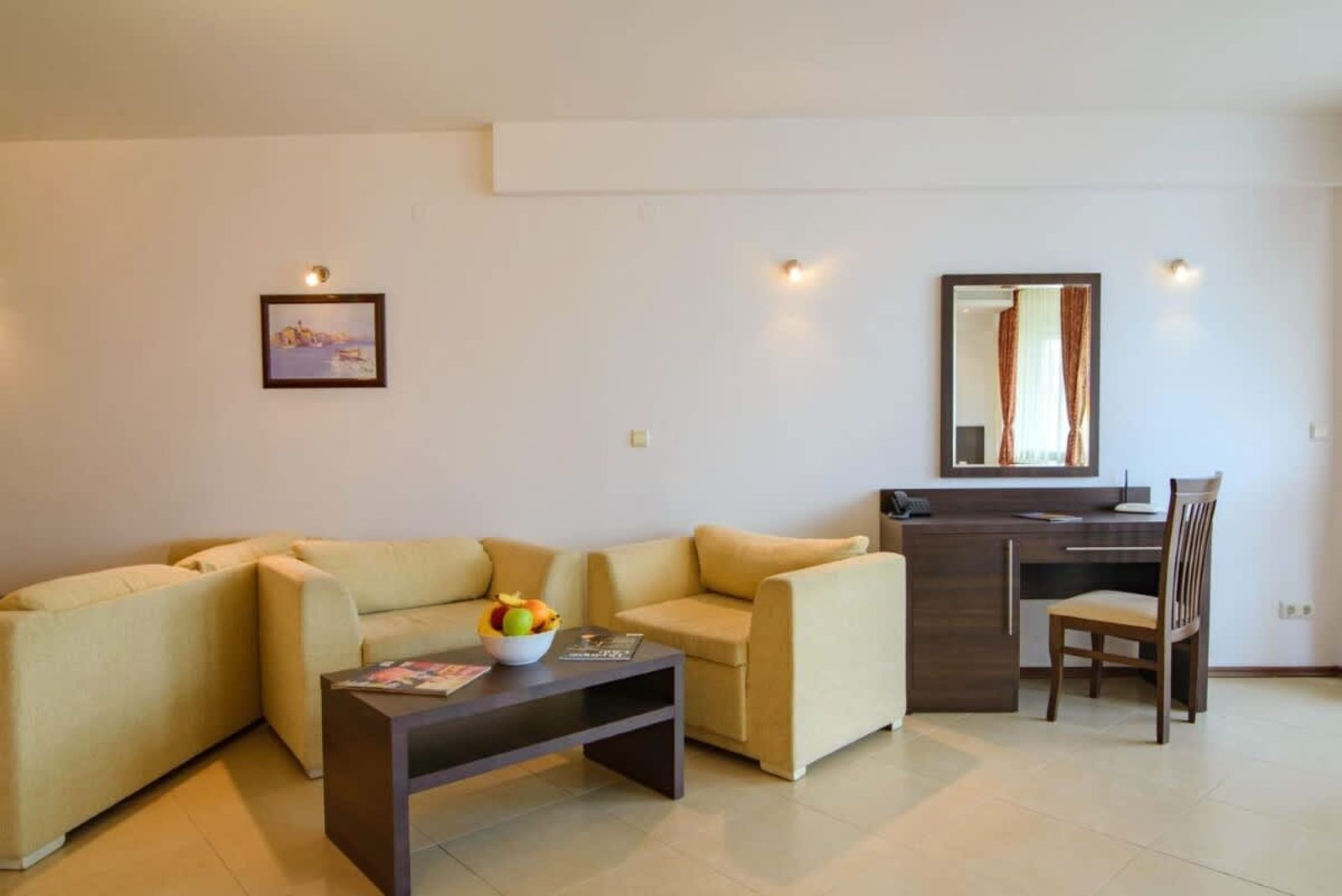 Marina City  Studio with Balkony &amp; Desk - Photo 14