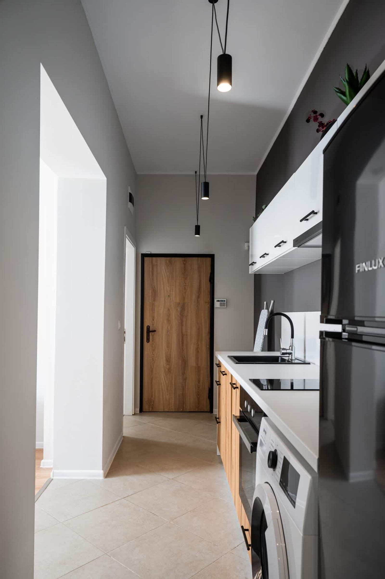 Light and Modern 2BD Flat Next To Women's Market - Photo 13