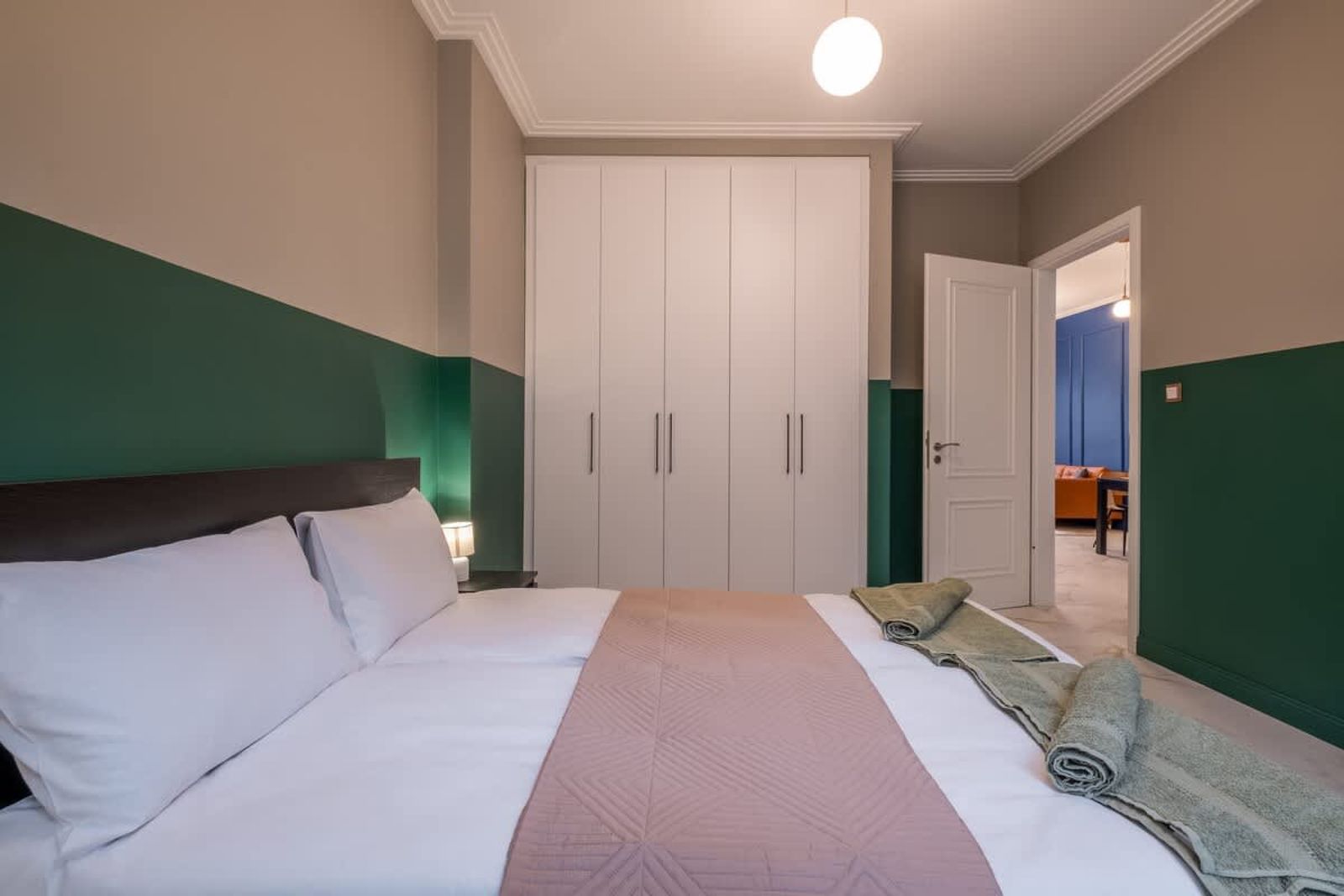 Sofia’s Classy Blu -2 Bedrooms - Photo 22