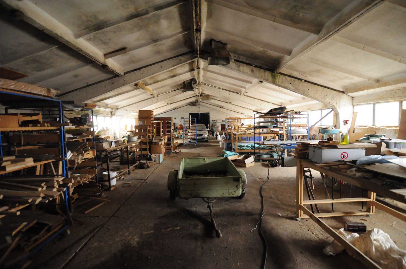 Industrial building - woodworking/carpentry shop, old cow barns - former collective farm from the socialist regime - Photo 21