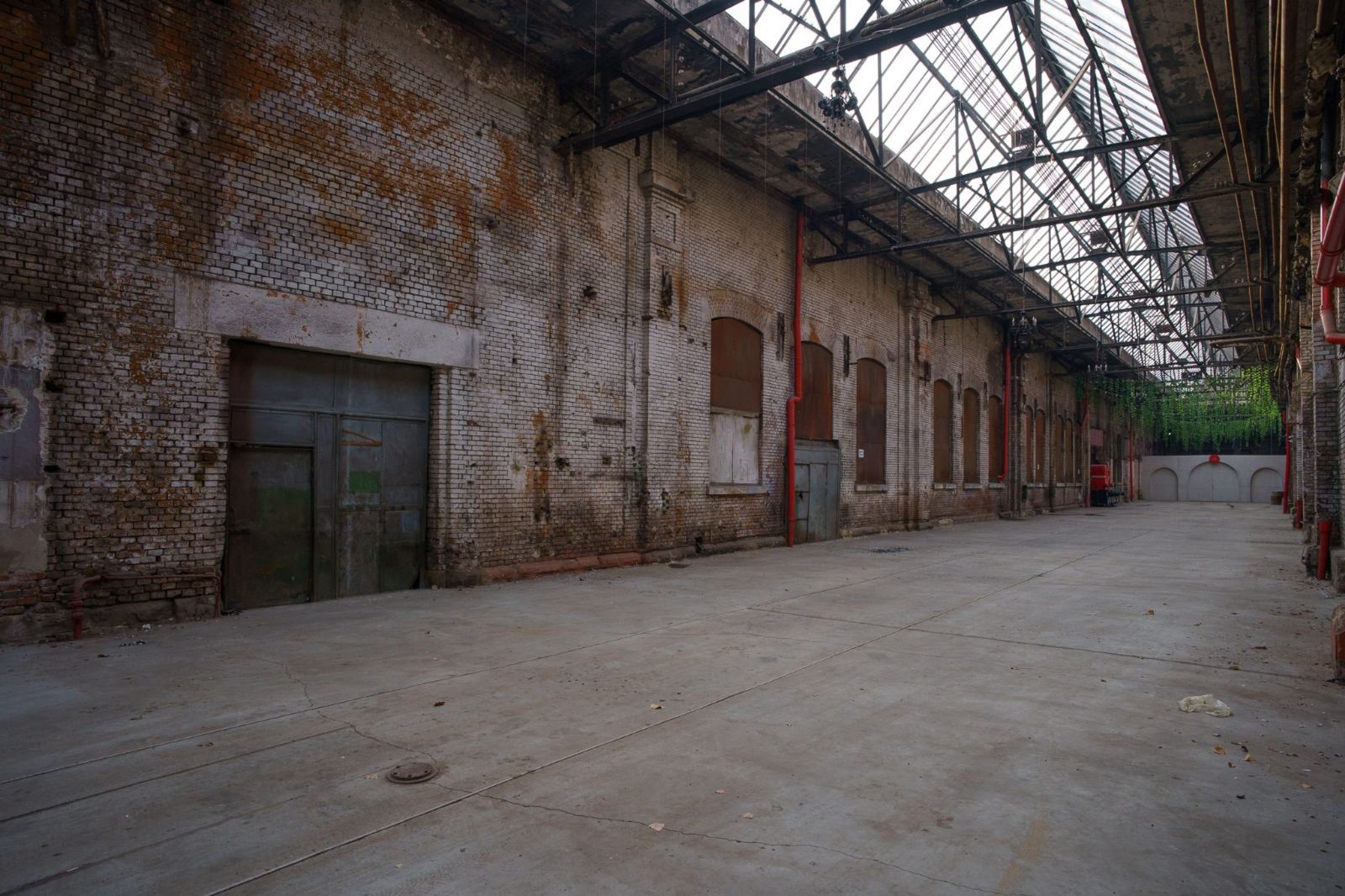 Abandoned Factory Bucharest - Photo 42