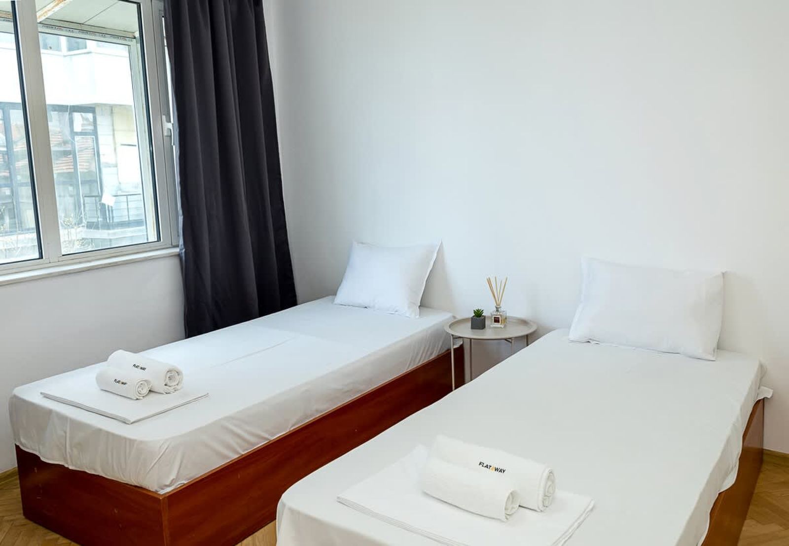 3BD Maisonette with Sea Views - Next to Sea Garden - Photo 17