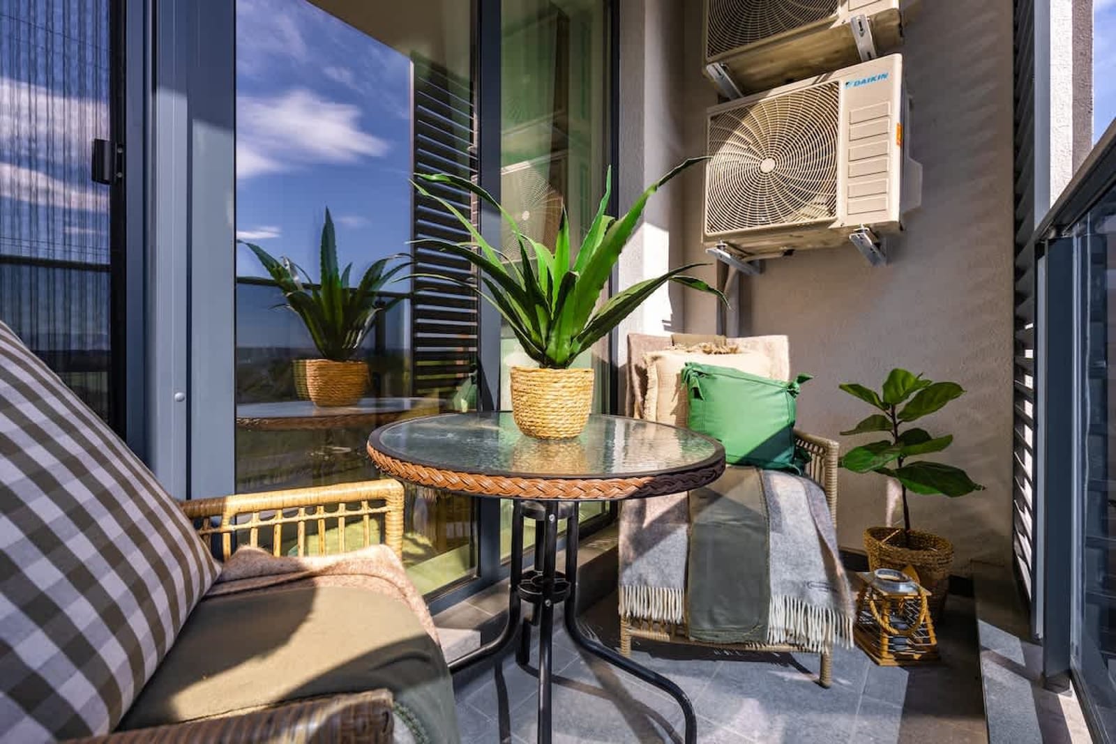 Exclusive One-Bedroom Retreat + Private Parking - Photo 5