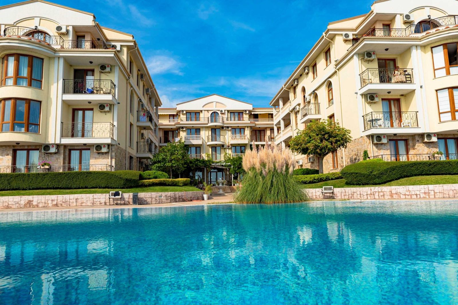 Cozy 1-Bedroom Apartment in Royal Bay - Photo 21